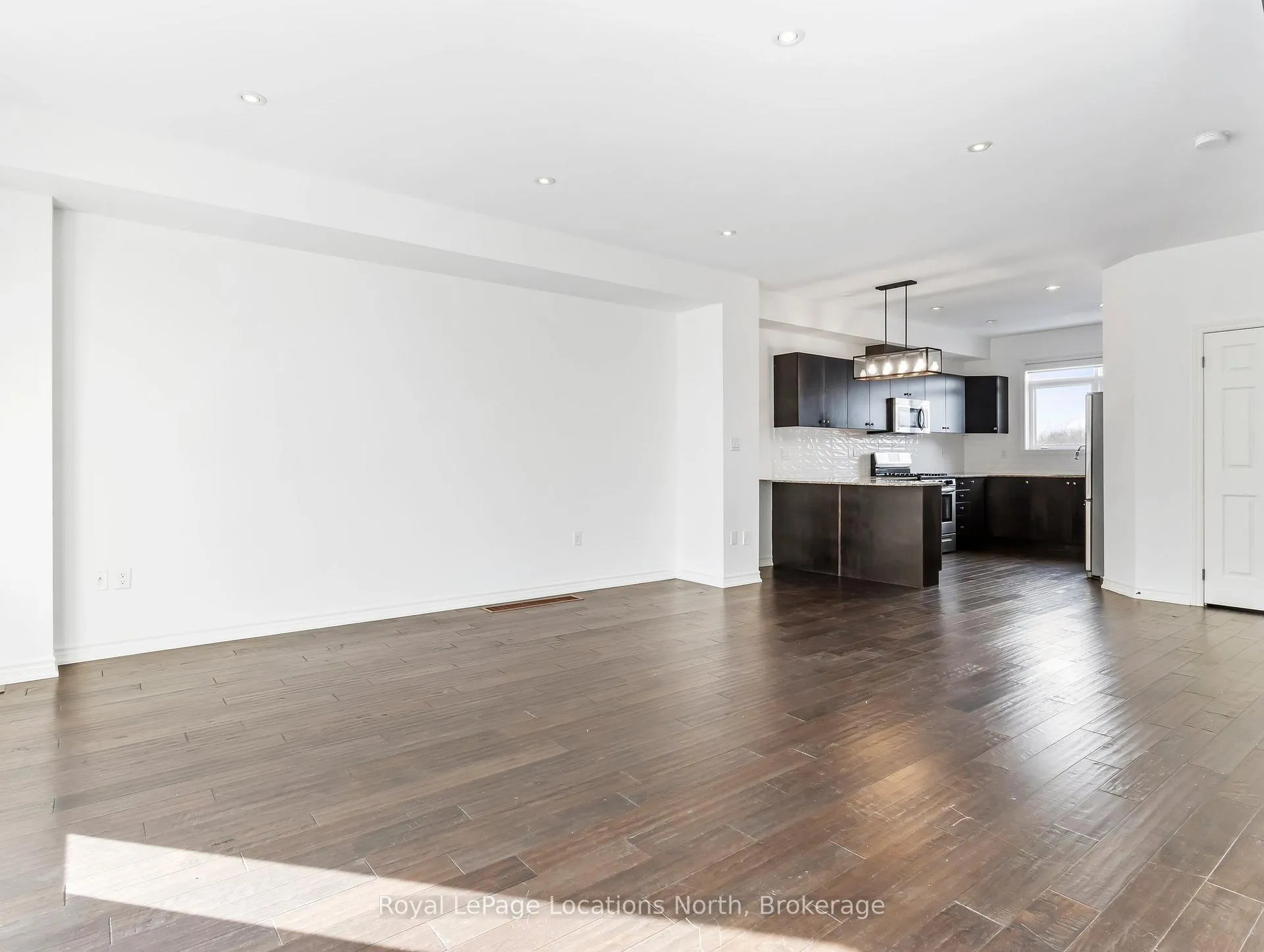 Photo 7 of 50 Joseph Trail, Collingwood — HOMEH