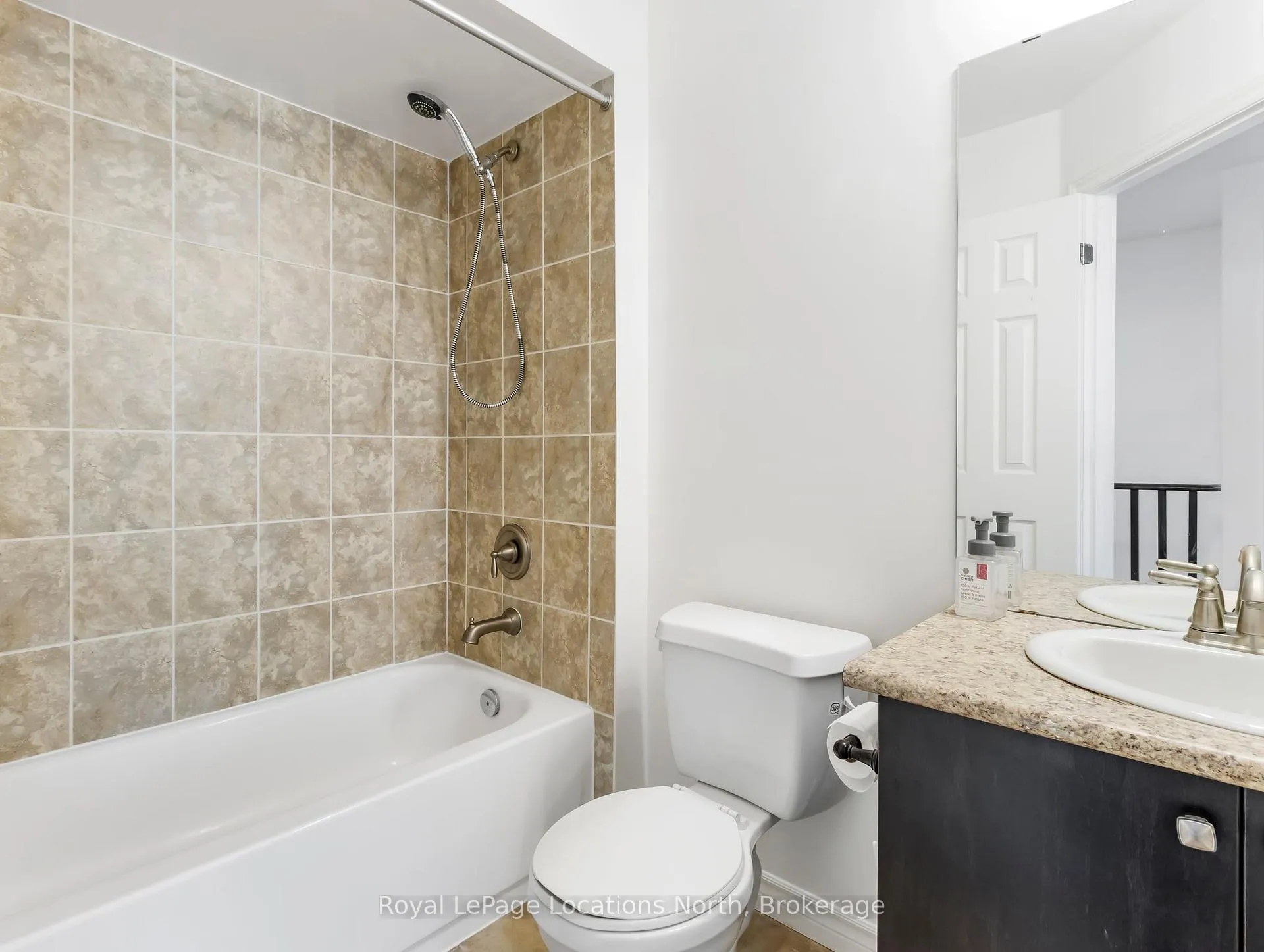 Photo 16 of 50 Joseph Trail, Collingwood — HOMEH