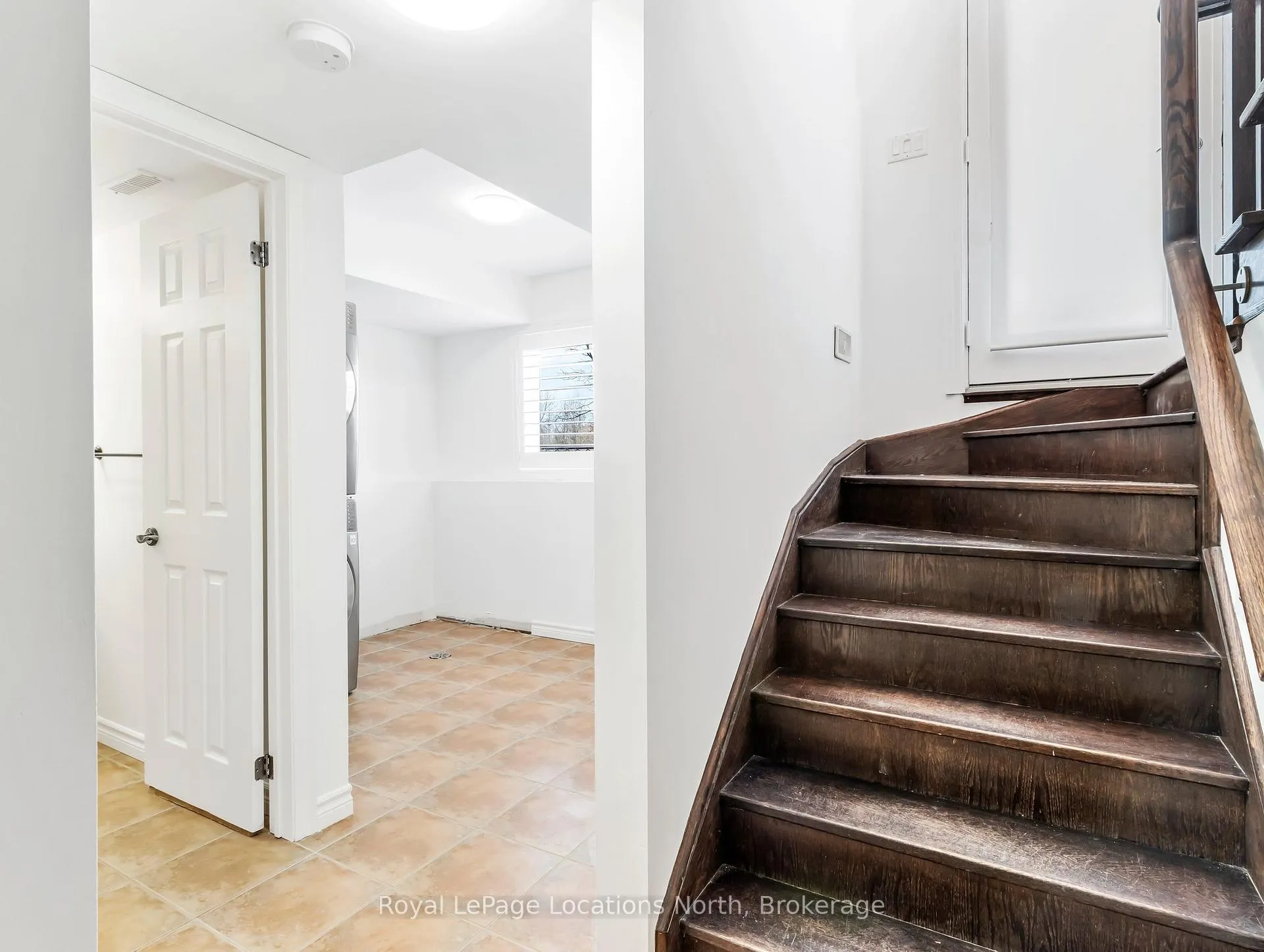Photo 18 of 50 Joseph Trail, Collingwood — HOMEH