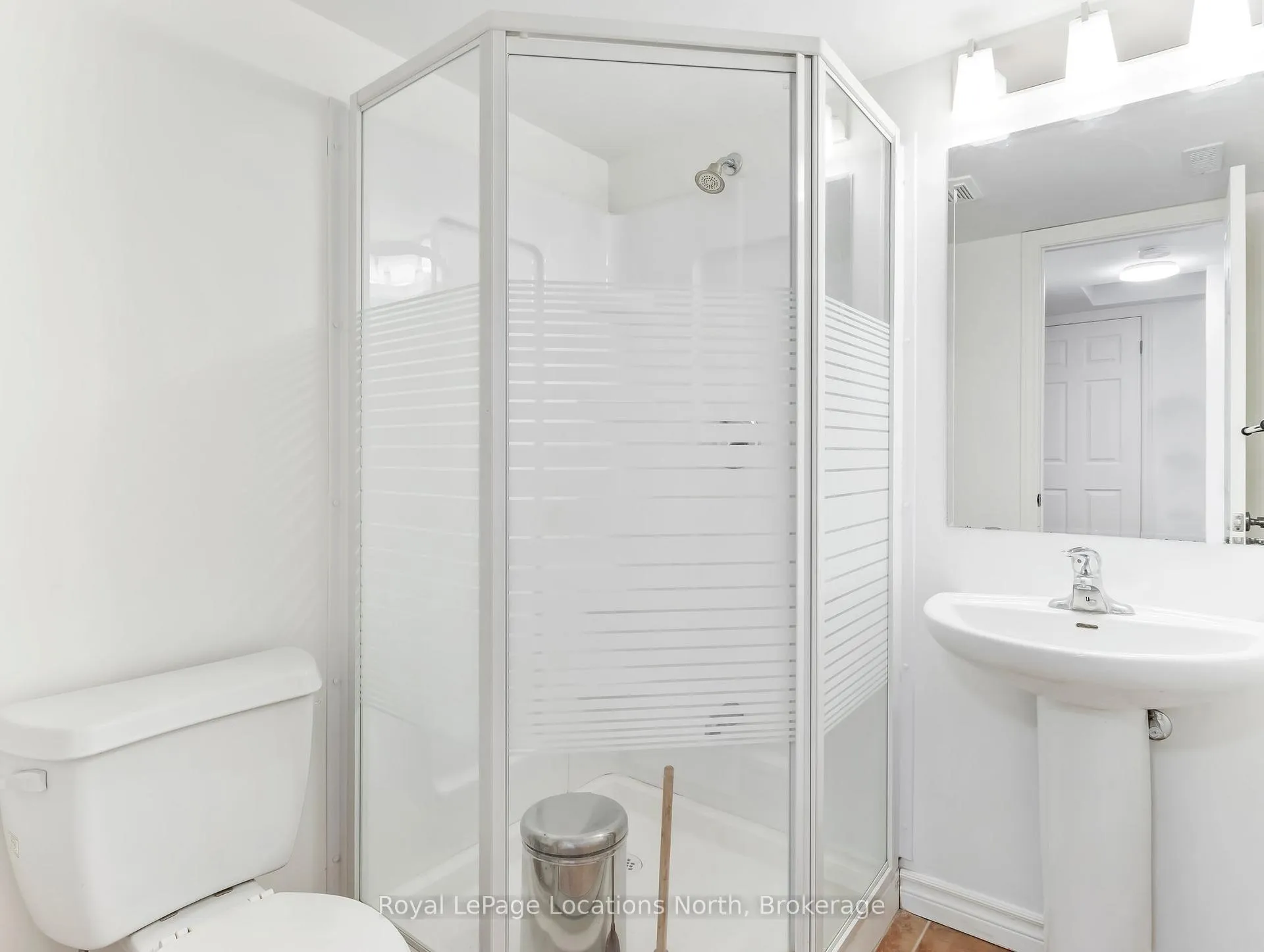 Photo 19 of 50 Joseph Trail, Collingwood — HOMEH