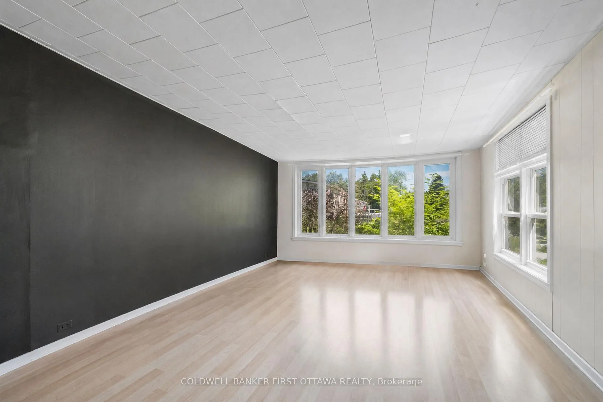 Photo 4 of 29 Cloverloft Court, Ottawa, Fringewood — HOMEH