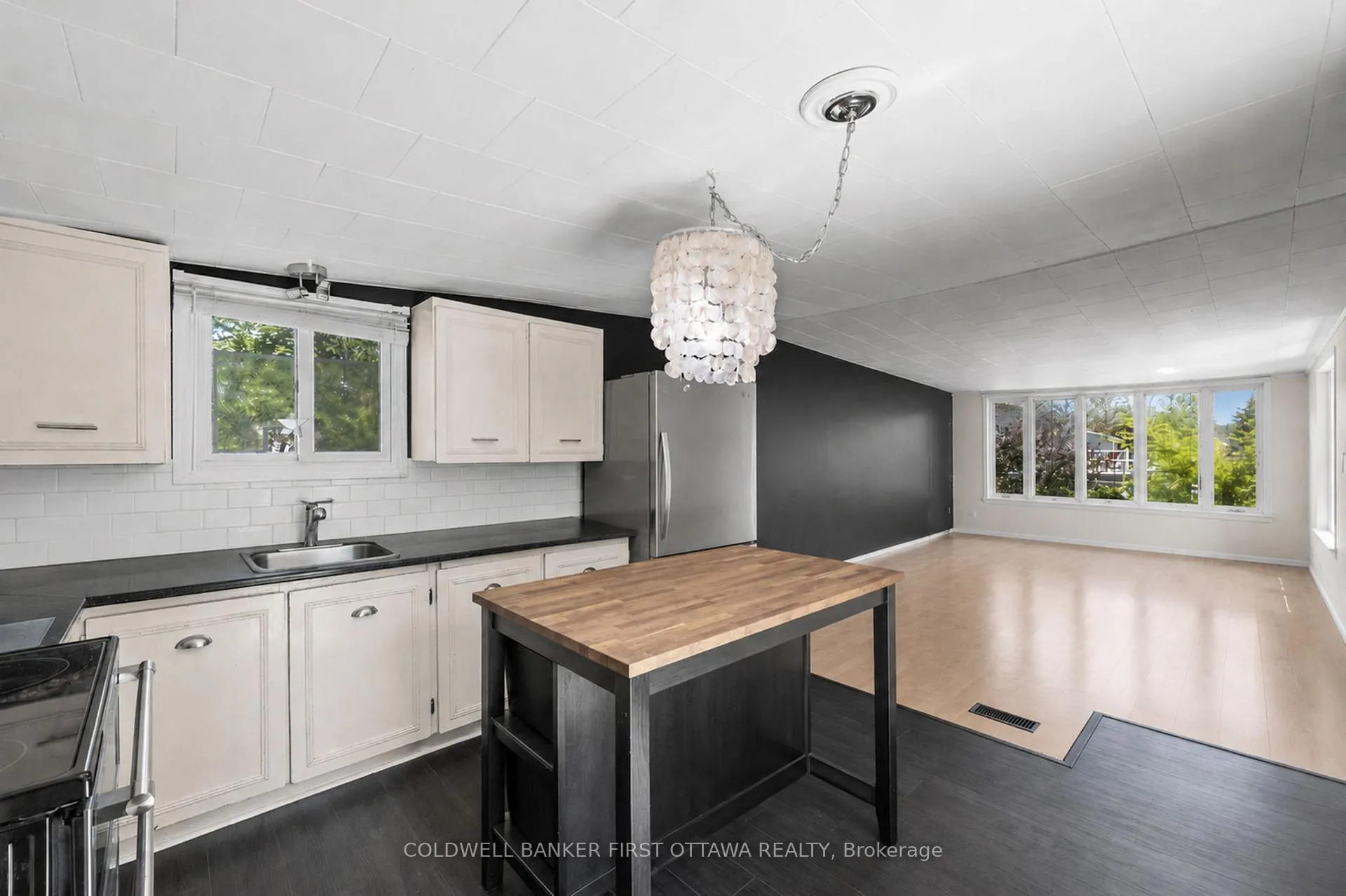 Photo 5 of 29 Cloverloft Court, Ottawa, Fringewood — HOMEH