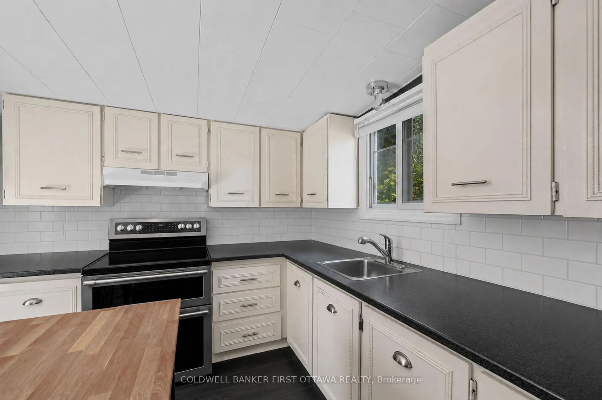 Photo 8 of 29 Cloverloft Court, Ottawa, Fringewood — HOMEH
