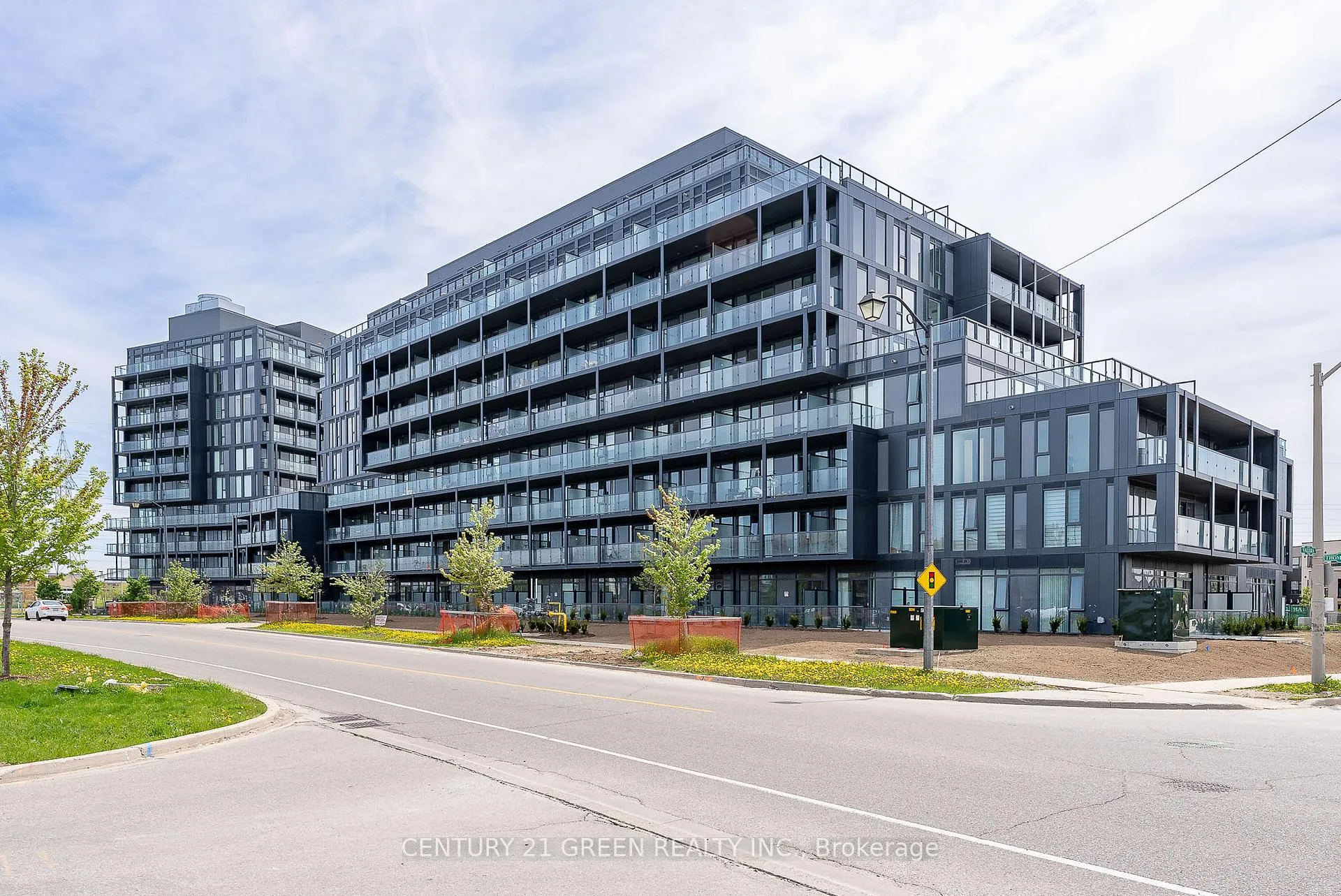Photo 1 of Unit B501, 3200 Dakota Common, Burlington, Alton — HOMEH
