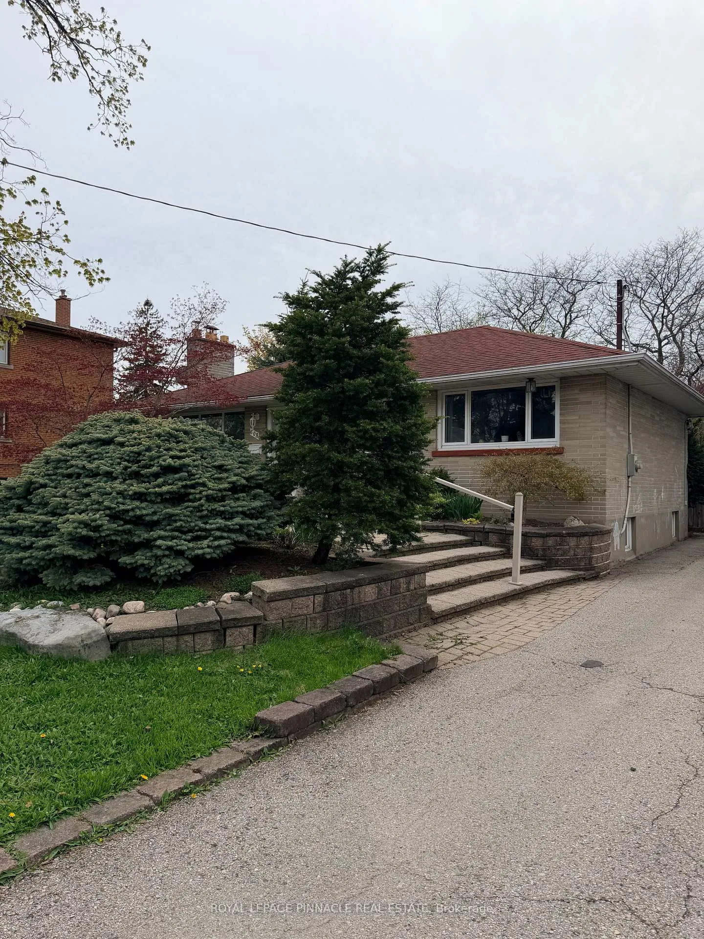 Photo 3 of 608 Green Street E, Whitby, Downtown Whitby — HOMEH