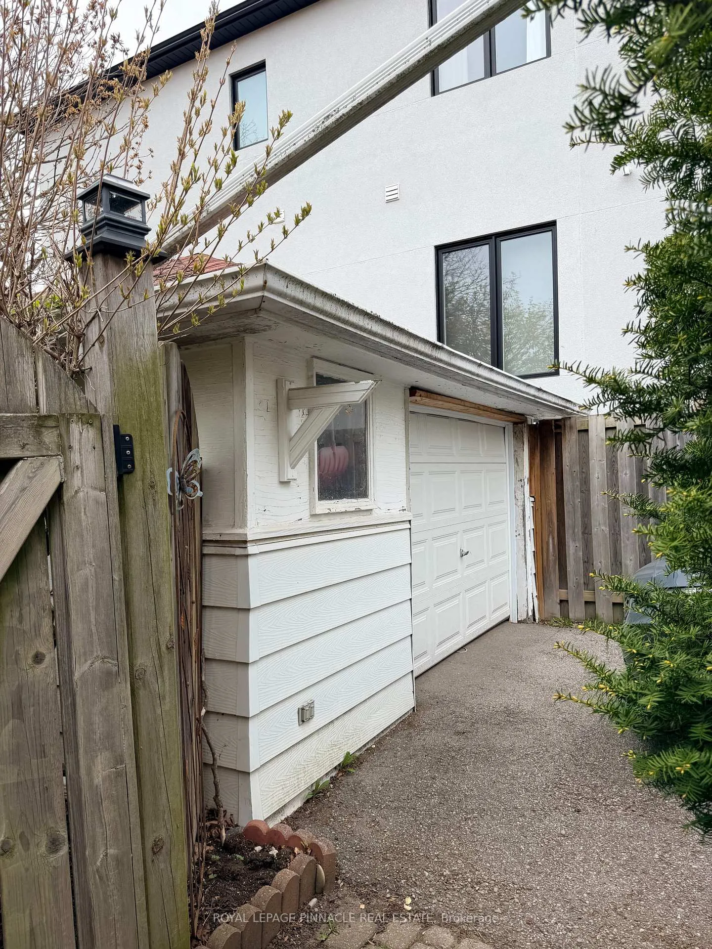 Photo 7 of 608 Green Street E, Whitby, Downtown Whitby — HOMEH