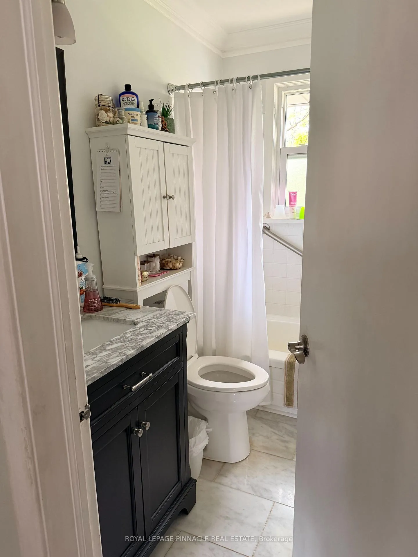 Photo 12 of 608 Green Street E, Whitby, Downtown Whitby — HOMEH