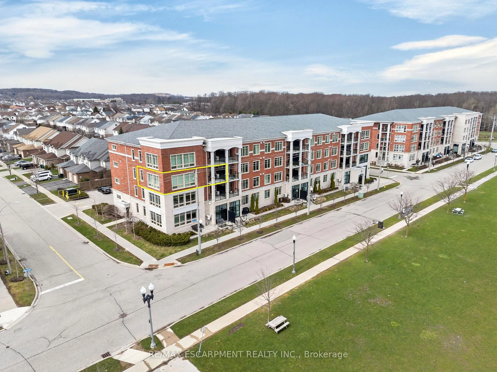 Photo 3 of Unit 202, 175 Commonwealth Street, Kitchener, Larentian West — HOMEH