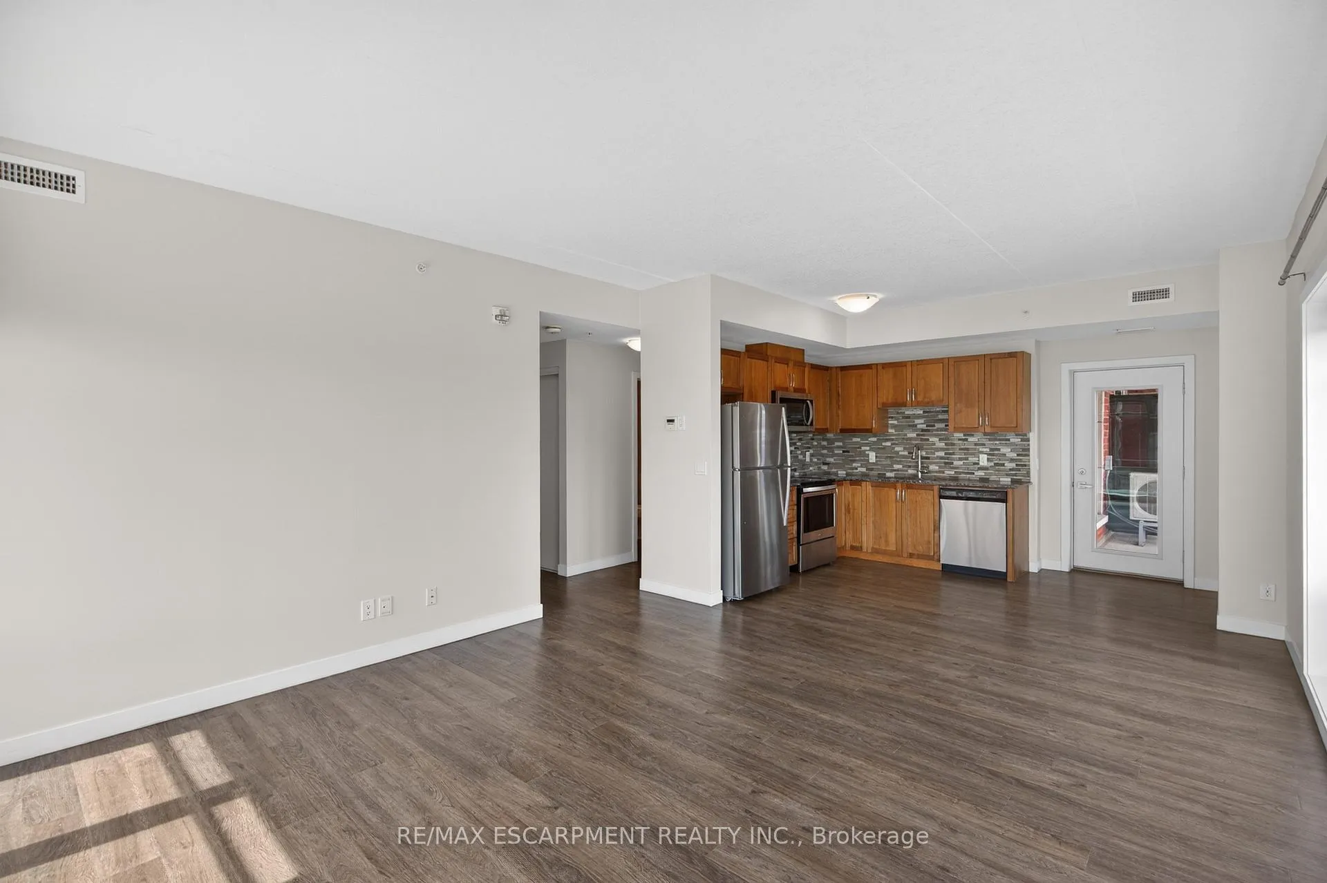 Photo 9 of Unit 202, 175 Commonwealth Street, Kitchener, Larentian West — HOMEH