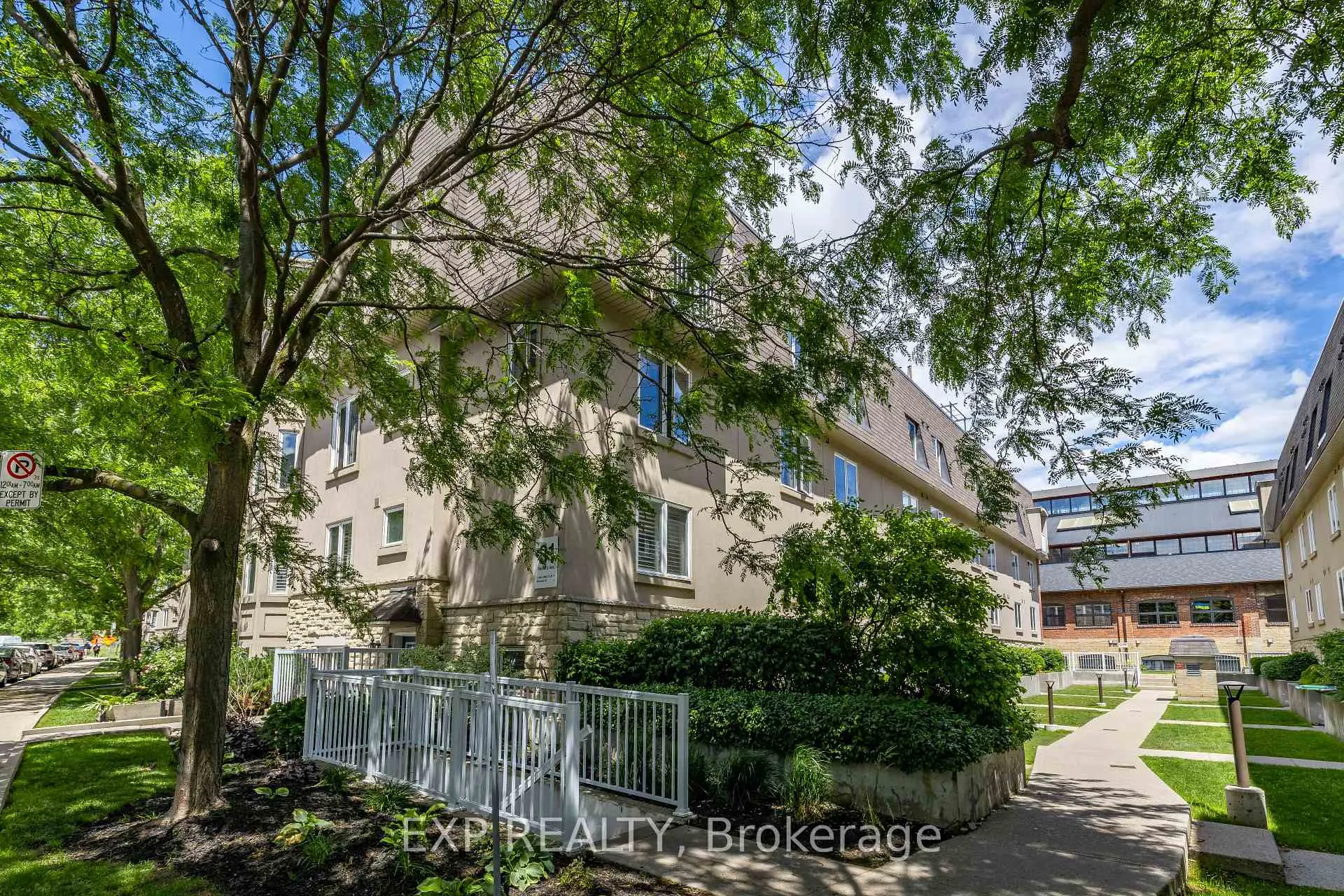 Photo 22 of Unit 29, 31 Foundry Avenue, Toronto, Dovercourt-Wallace Emerson-Junction — HOMEH