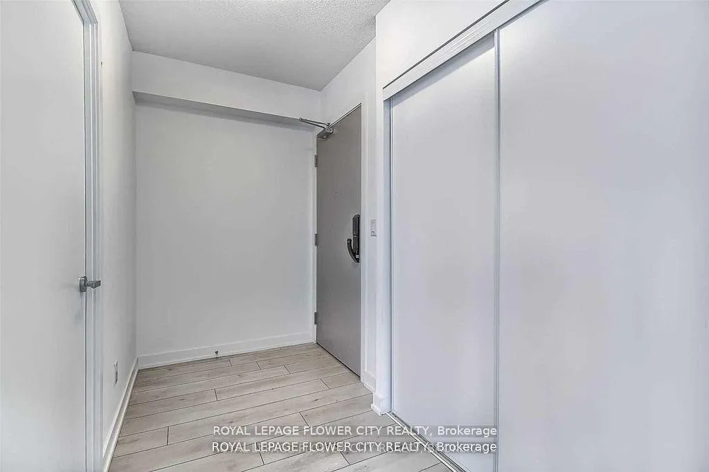 Photo 9 of Unit B804, 3200 Dakota Common, Burlington, Alton — HOMEH