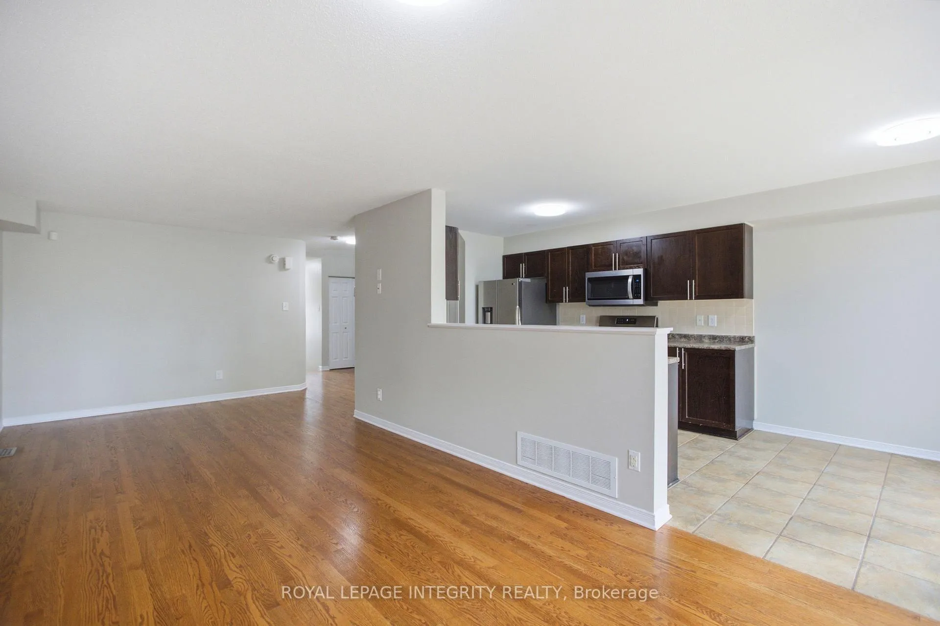 Photo 8 of 354 Rolling Meadow Crescent, Ottawa, Mer Bleue/Bradley Estates/Anderson Park — HOMEH