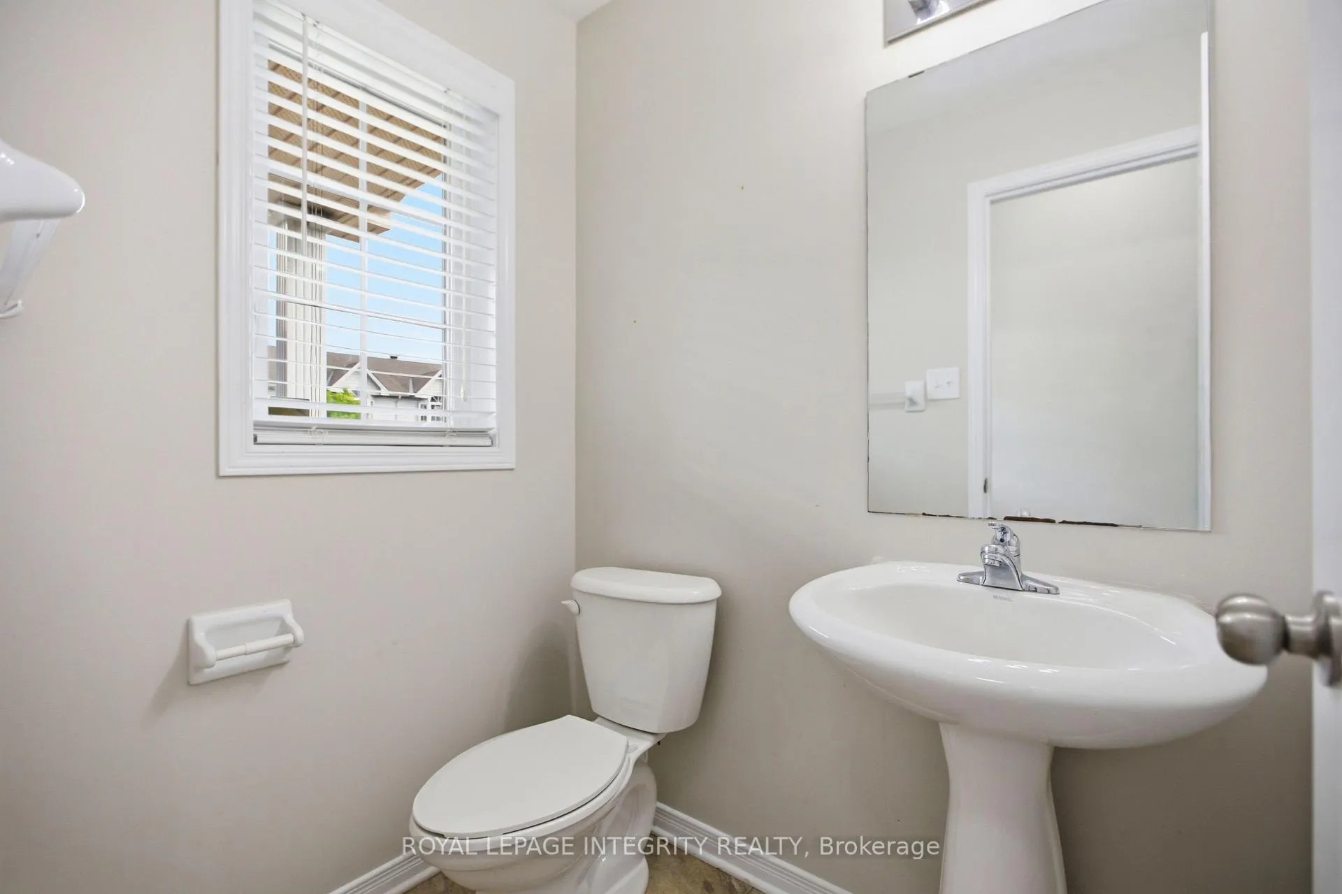 Photo 13 of 354 Rolling Meadow Crescent, Ottawa, Mer Bleue/Bradley Estates/Anderson Park — HOMEH