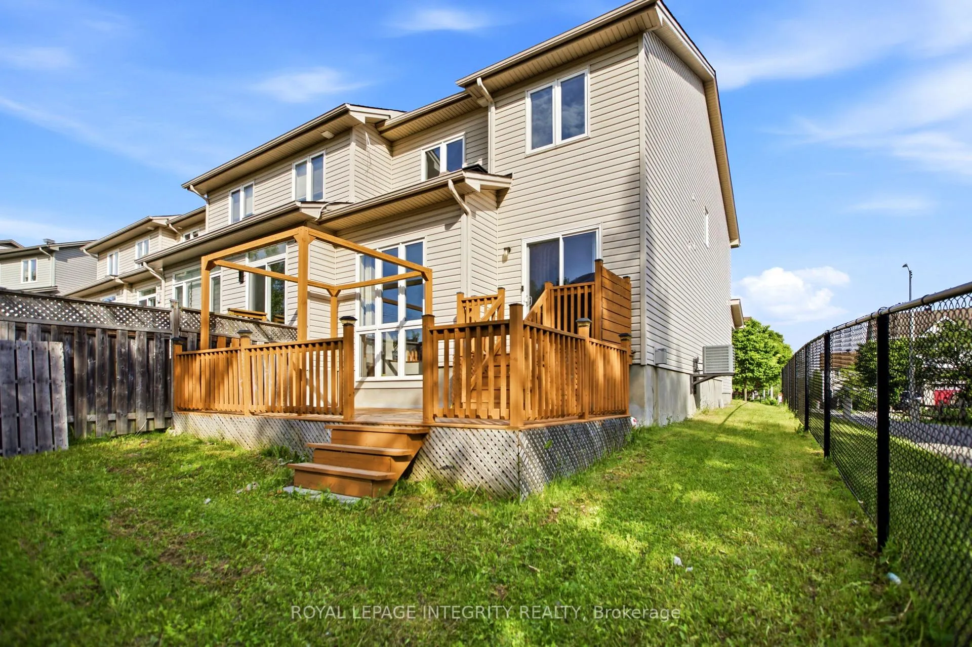 Photo 30 of 354 Rolling Meadow Crescent, Ottawa, Mer Bleue/Bradley Estates/Anderson Park — HOMEH