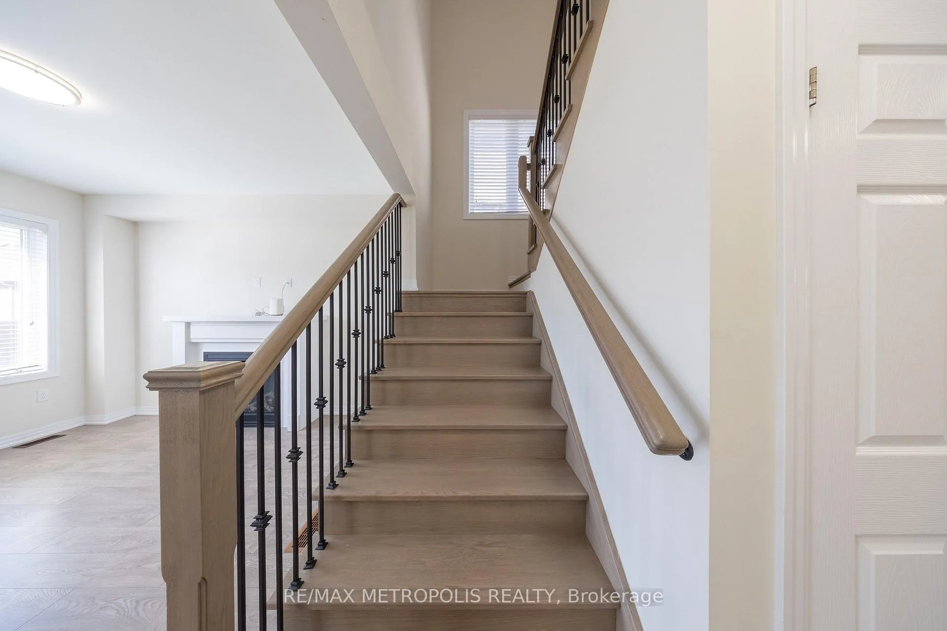 Photo 8 of 39 Northrop Avenue, Clarington, Newcastle — HOMEH