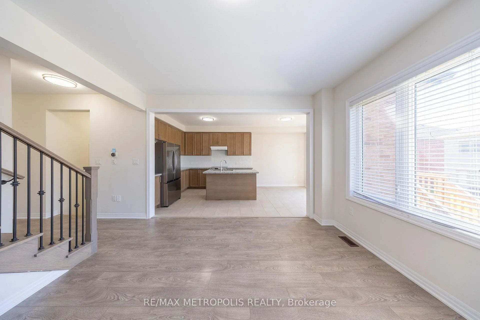 Photo 10 of 39 Northrop Avenue, Clarington, Newcastle — HOMEH