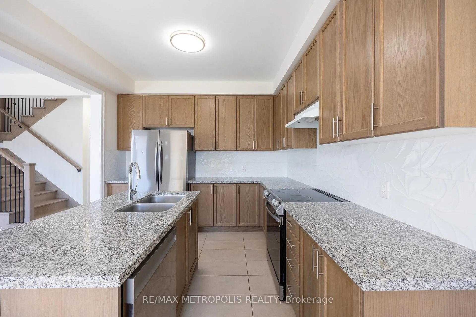 Photo 11 of 39 Northrop Avenue, Clarington, Newcastle — HOMEH