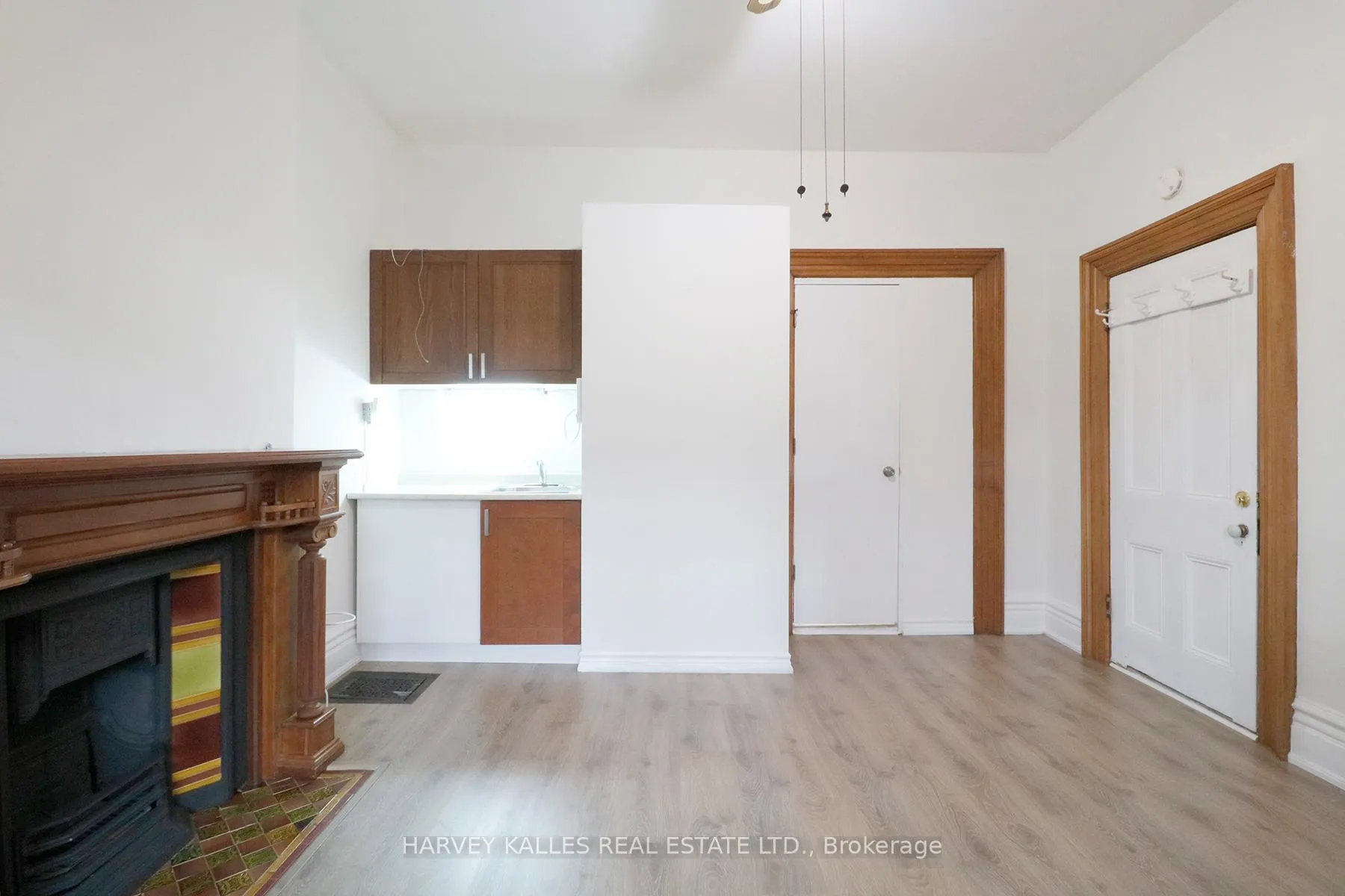 Photo 6 of Unit 1, 39 Macdonell Avenue, Toronto, Roncesvalles — HOMEH