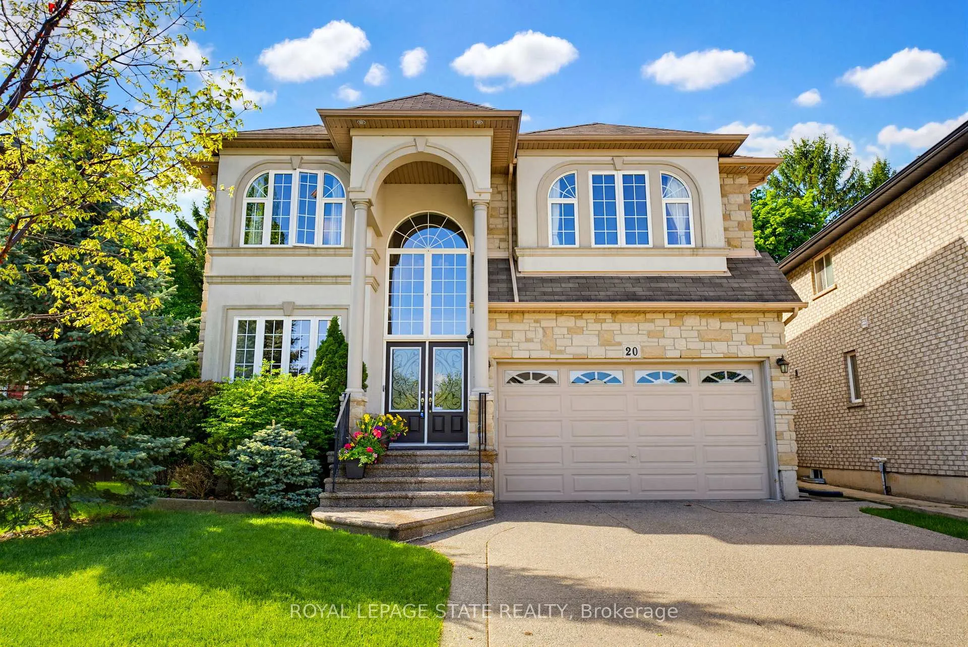 Photo 1 of 20 Lorupe Court, Hamilton, Meadowlands — HOMEH