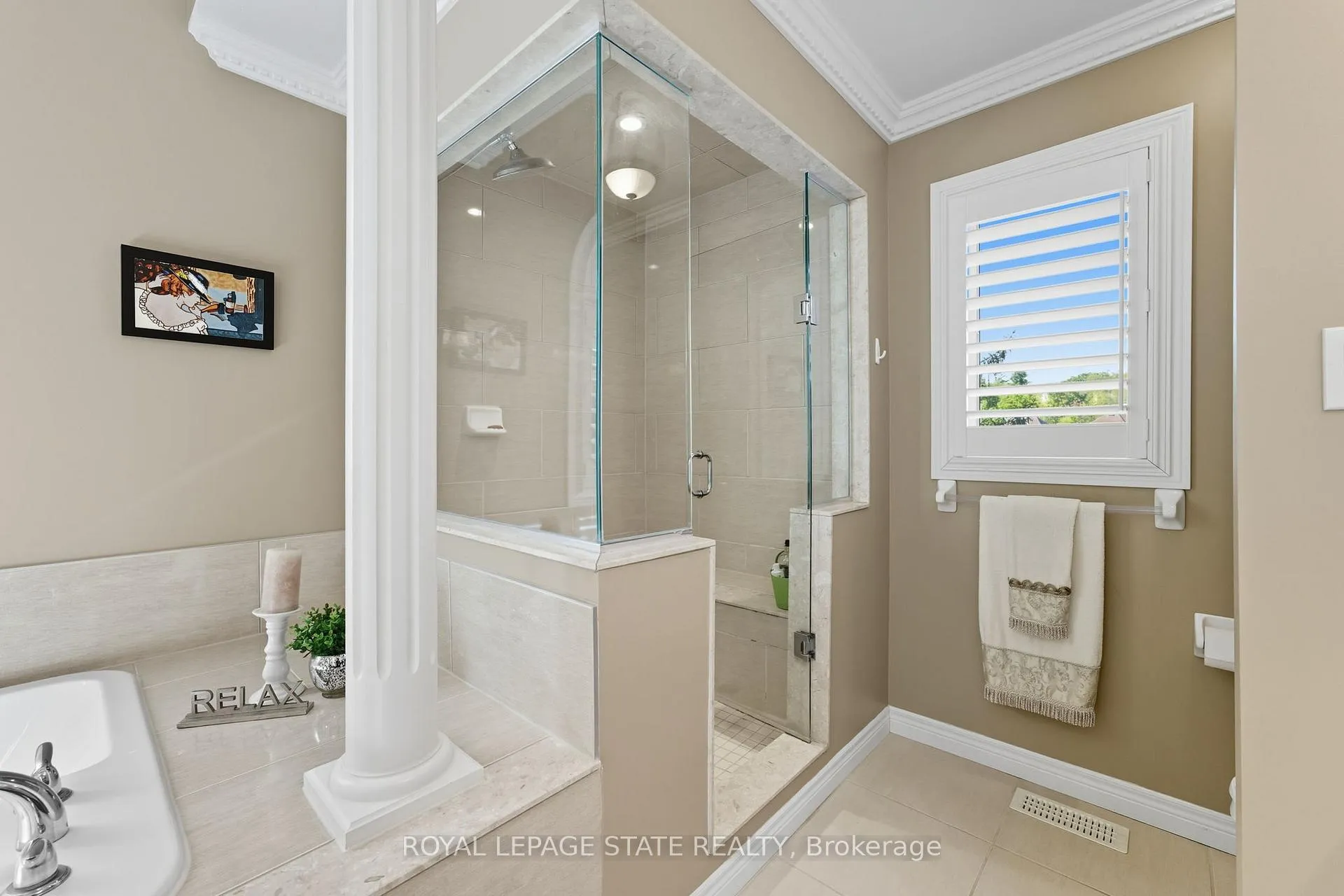 Photo 21 of 20 Lorupe Court, Hamilton, Meadowlands — HOMEH