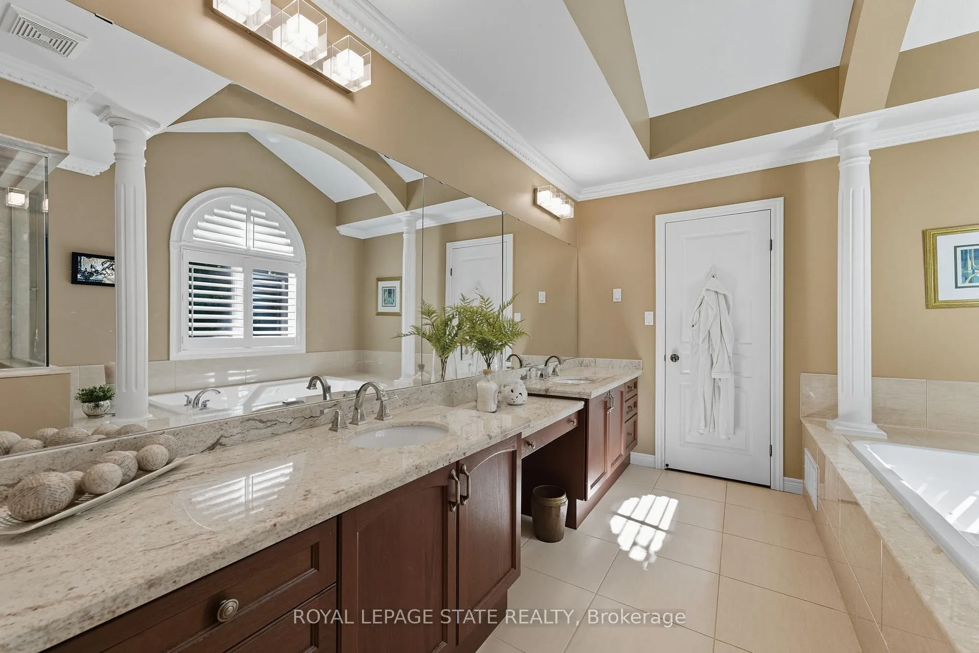 Photo 22 of 20 Lorupe Court, Hamilton, Meadowlands — HOMEH