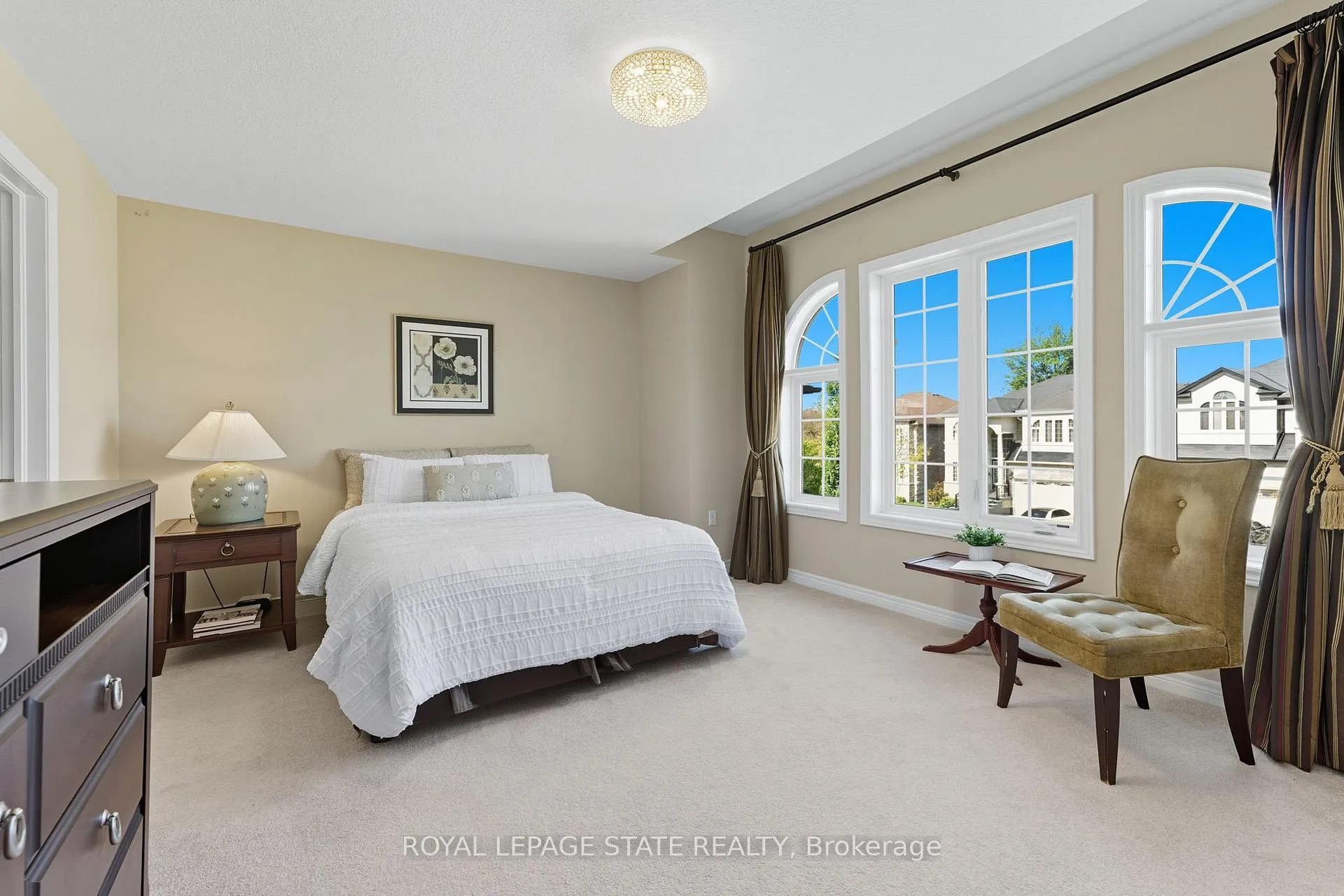 Photo 24 of 20 Lorupe Court, Hamilton, Meadowlands — HOMEH