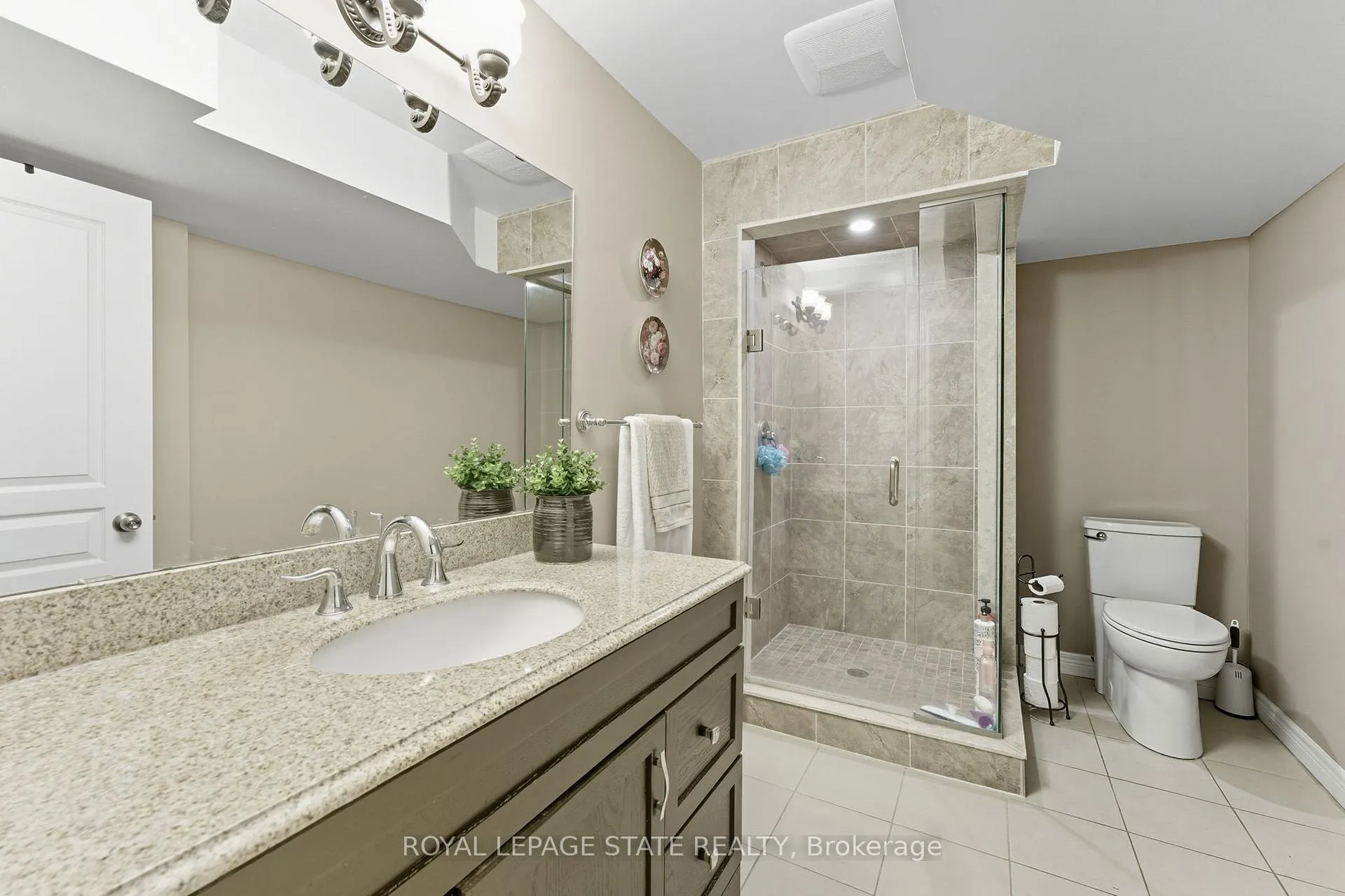Photo 35 of 20 Lorupe Court, Hamilton, Meadowlands — HOMEH