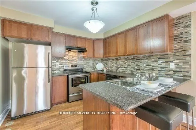Photo 3 of 3049 Dewridge Avenue, Oakville, Bronte Creek — HOMEH