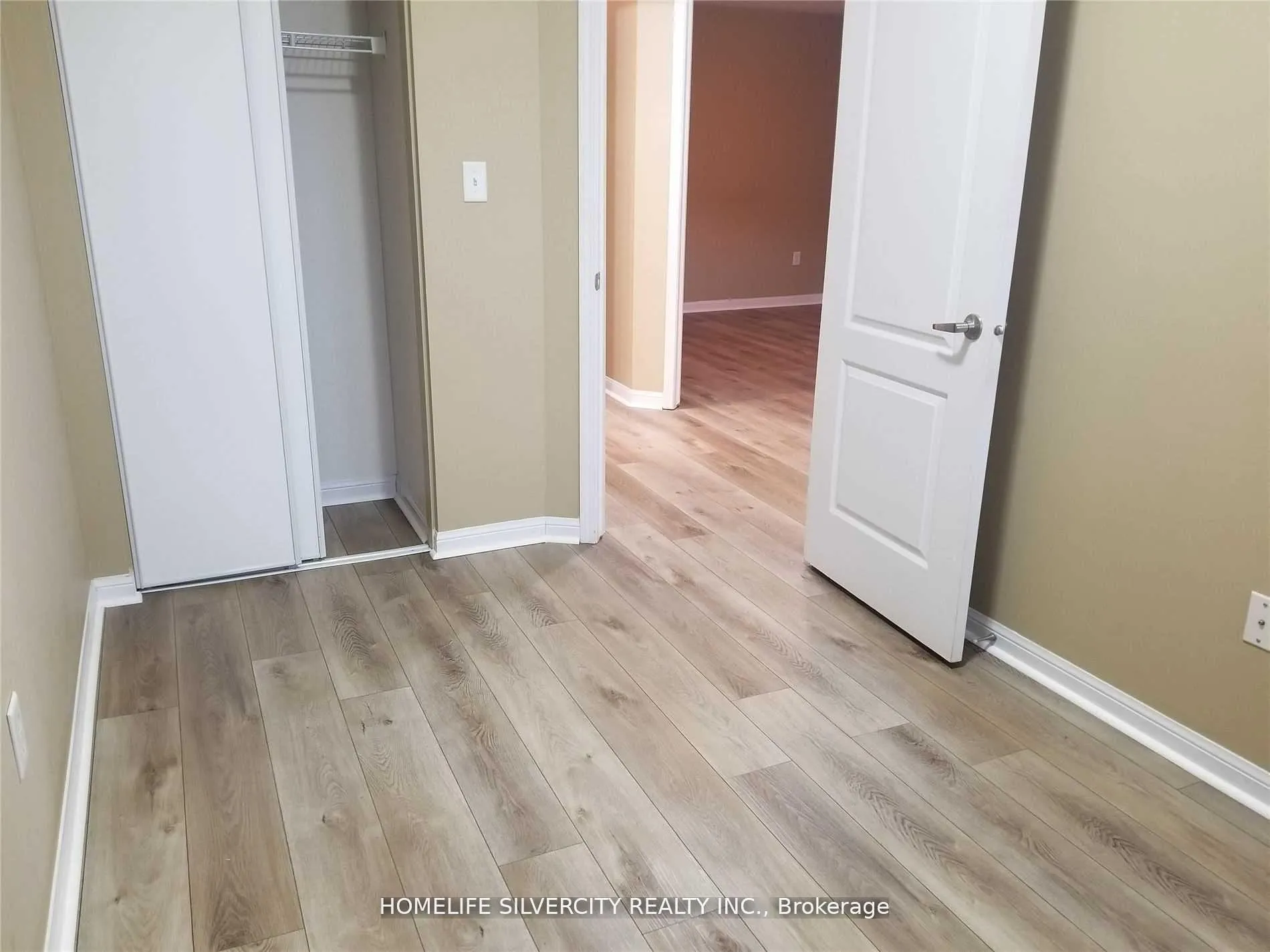 Photo 10 of 3049 Dewridge Avenue, Oakville, Bronte Creek — HOMEH