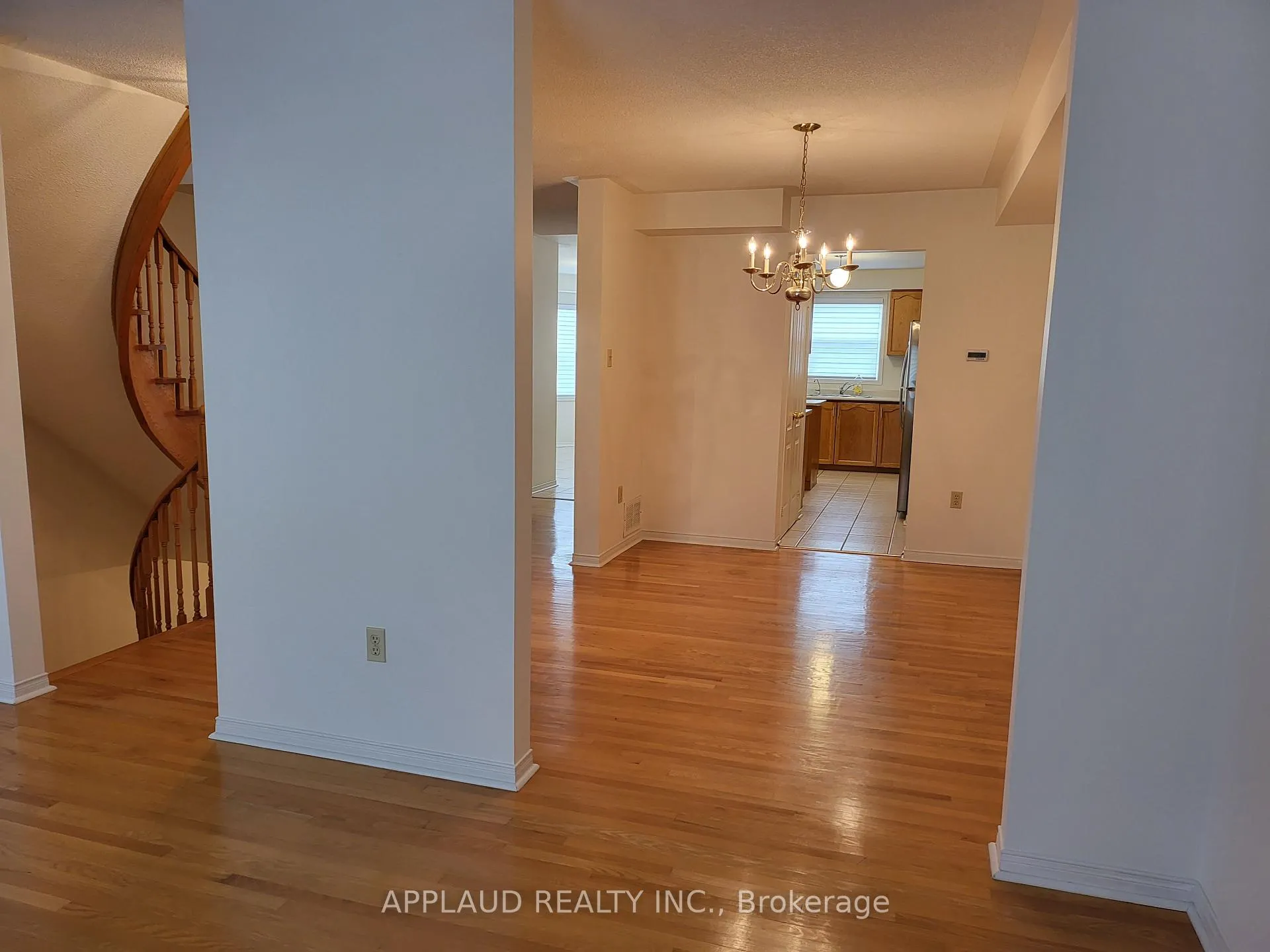 Photo 7 of 55 Leah Crescent, Vaughan, Beverley Glen — HOMEH