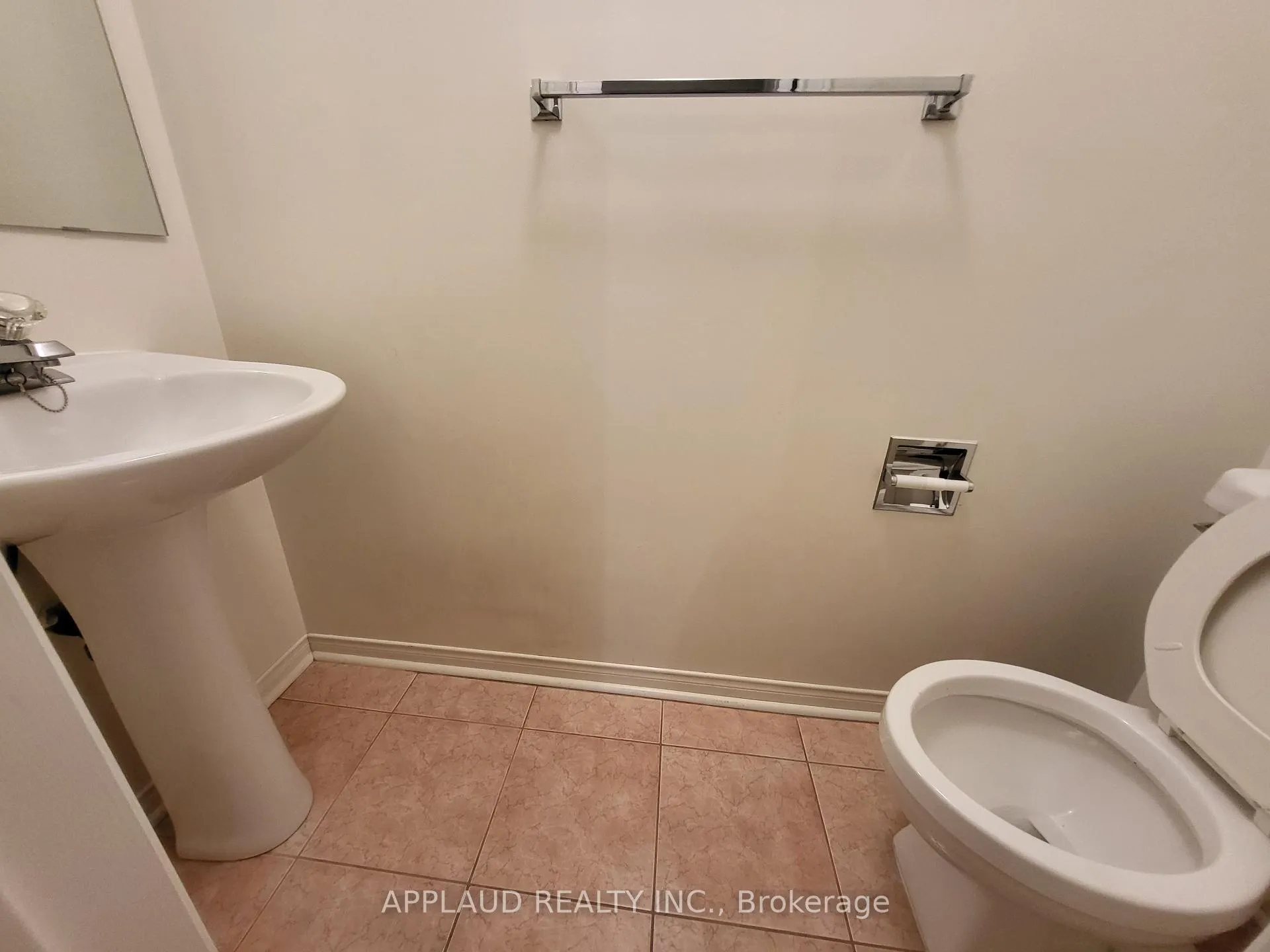 Photo 9 of 55 Leah Crescent, Vaughan, Beverley Glen — HOMEH