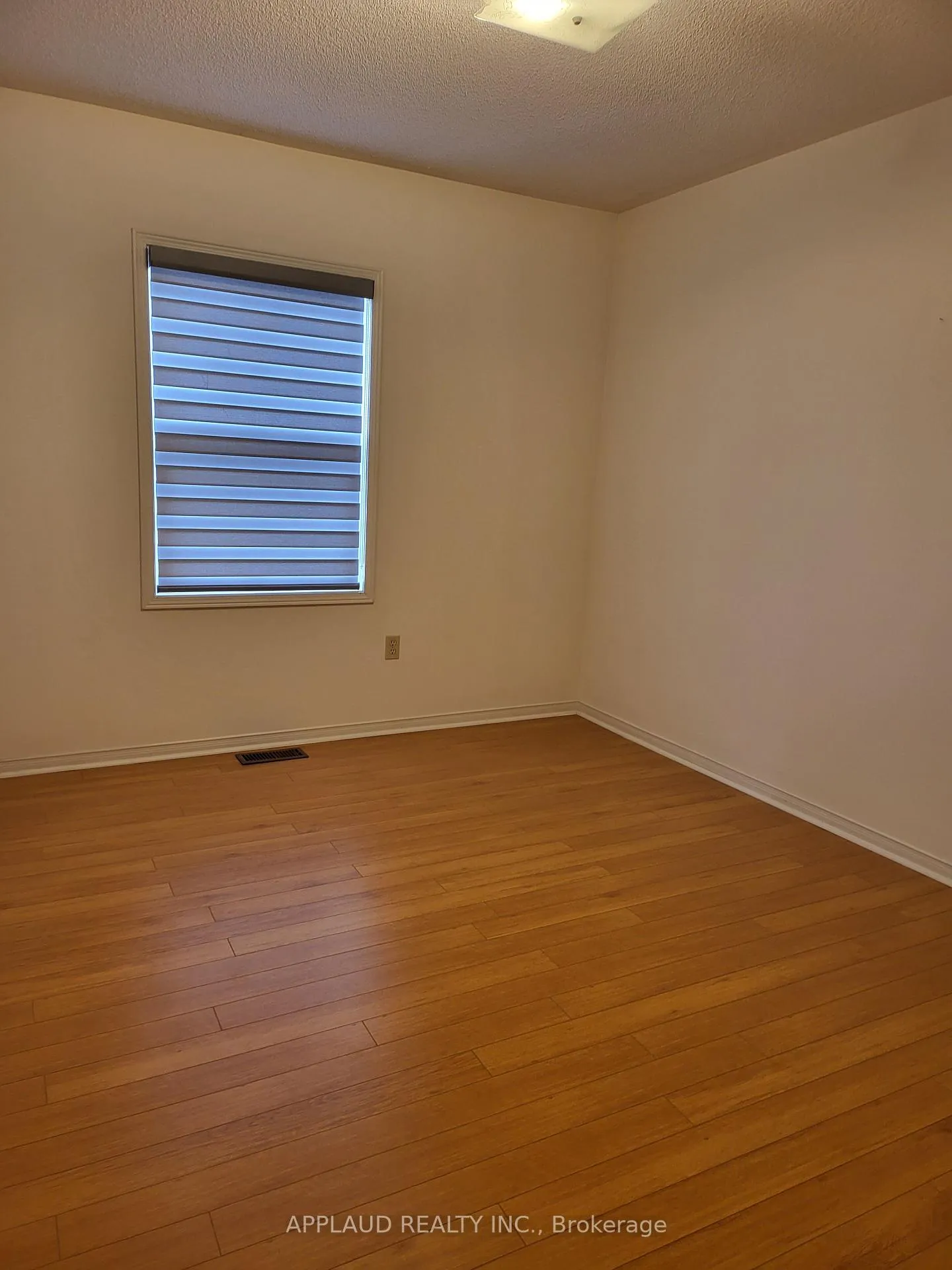 Photo 12 of 55 Leah Crescent, Vaughan, Beverley Glen — HOMEH