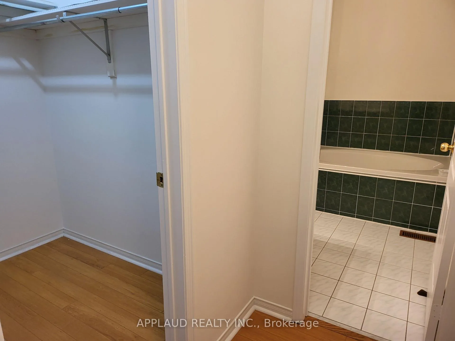 Photo 14 of 55 Leah Crescent, Vaughan, Beverley Glen — HOMEH