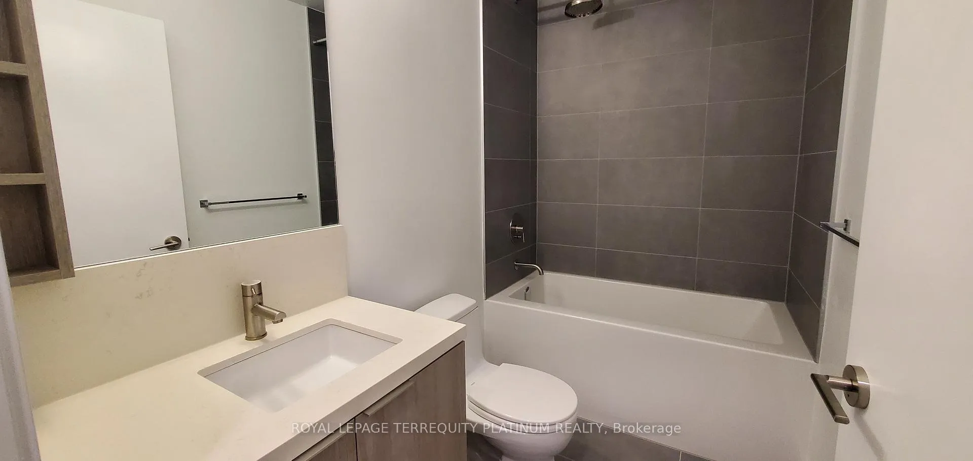 Photo 5 of Unit 725, 2020 Bathurst Street, Toronto, Humewood-Cedarvale — HOMEH