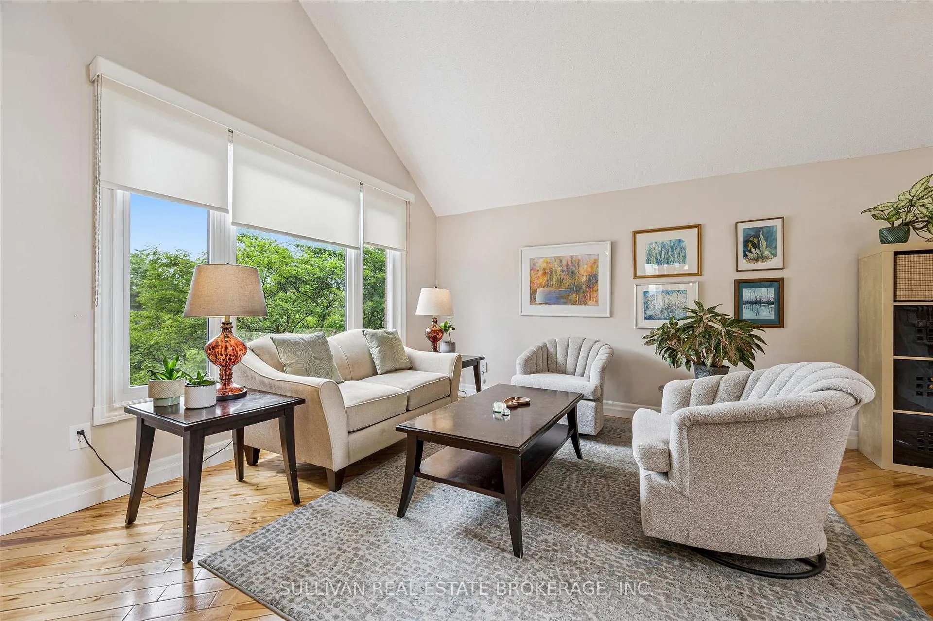 Photo 6 of 2 Deerchase Court, Guelph, Kortright West — HOMEH