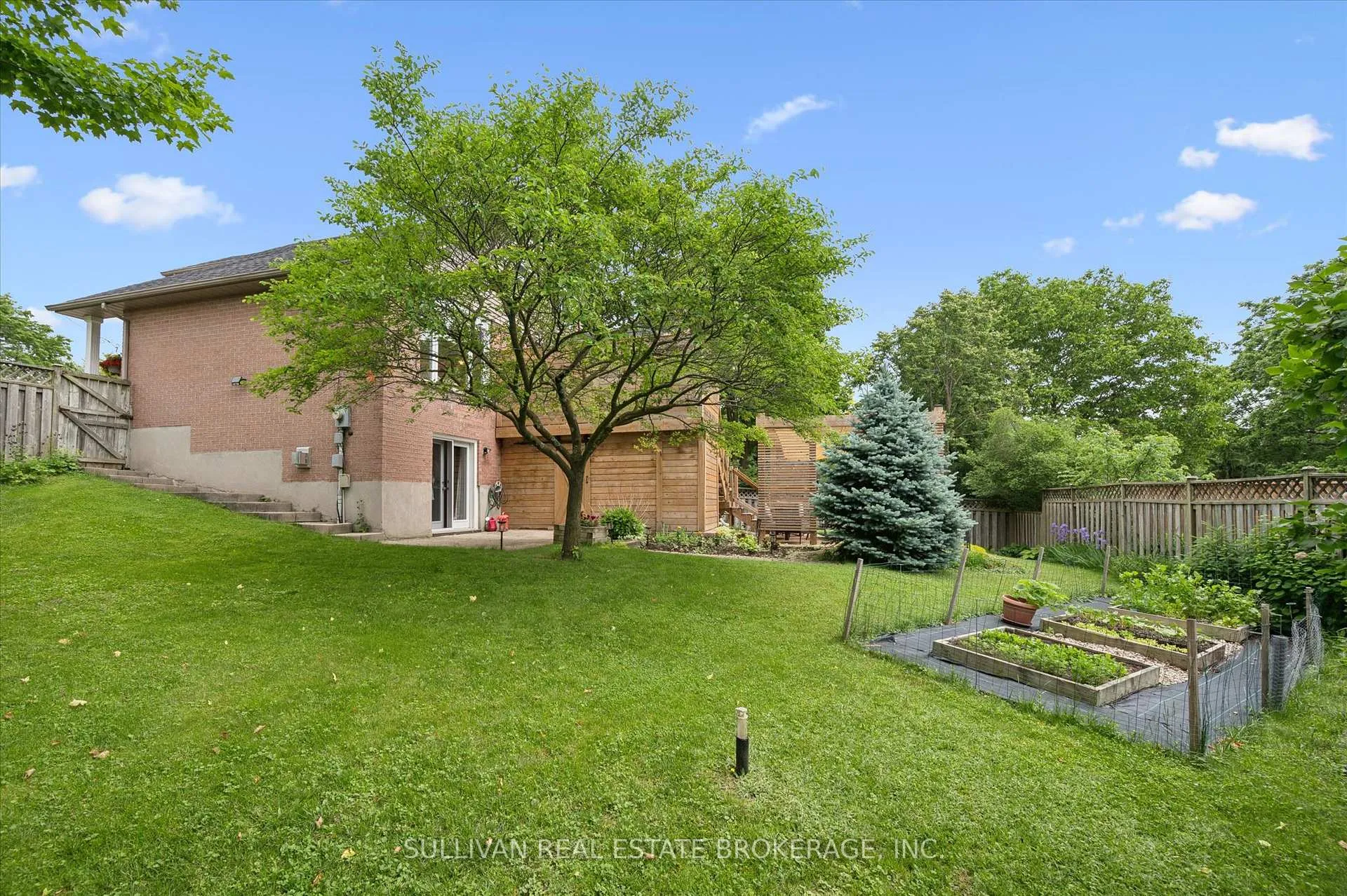 Photo 35 of 2 Deerchase Court, Guelph, Kortright West — HOMEH