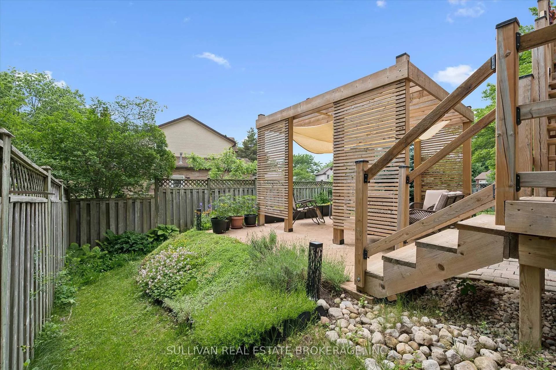 Photo 37 of 2 Deerchase Court, Guelph, Kortright West — HOMEH