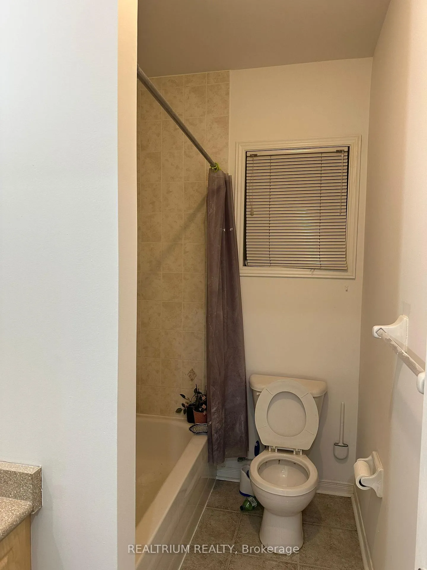 Photo 12 of Unit Lower, 32 Slader Heights Street, Ajax, Northwest Ajax — HOMEH