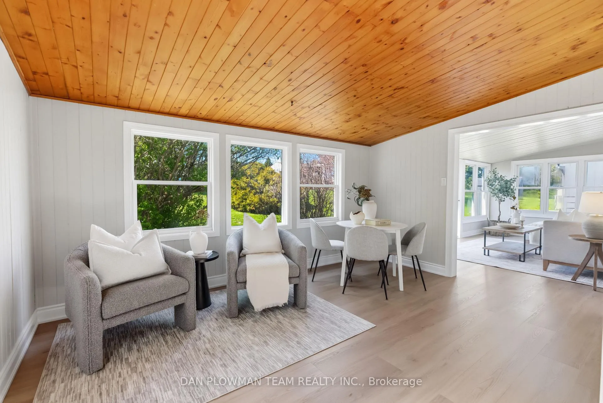 Photo 17 of 14 Heritage Lane, Clarington, Bowmanville — HOMEH