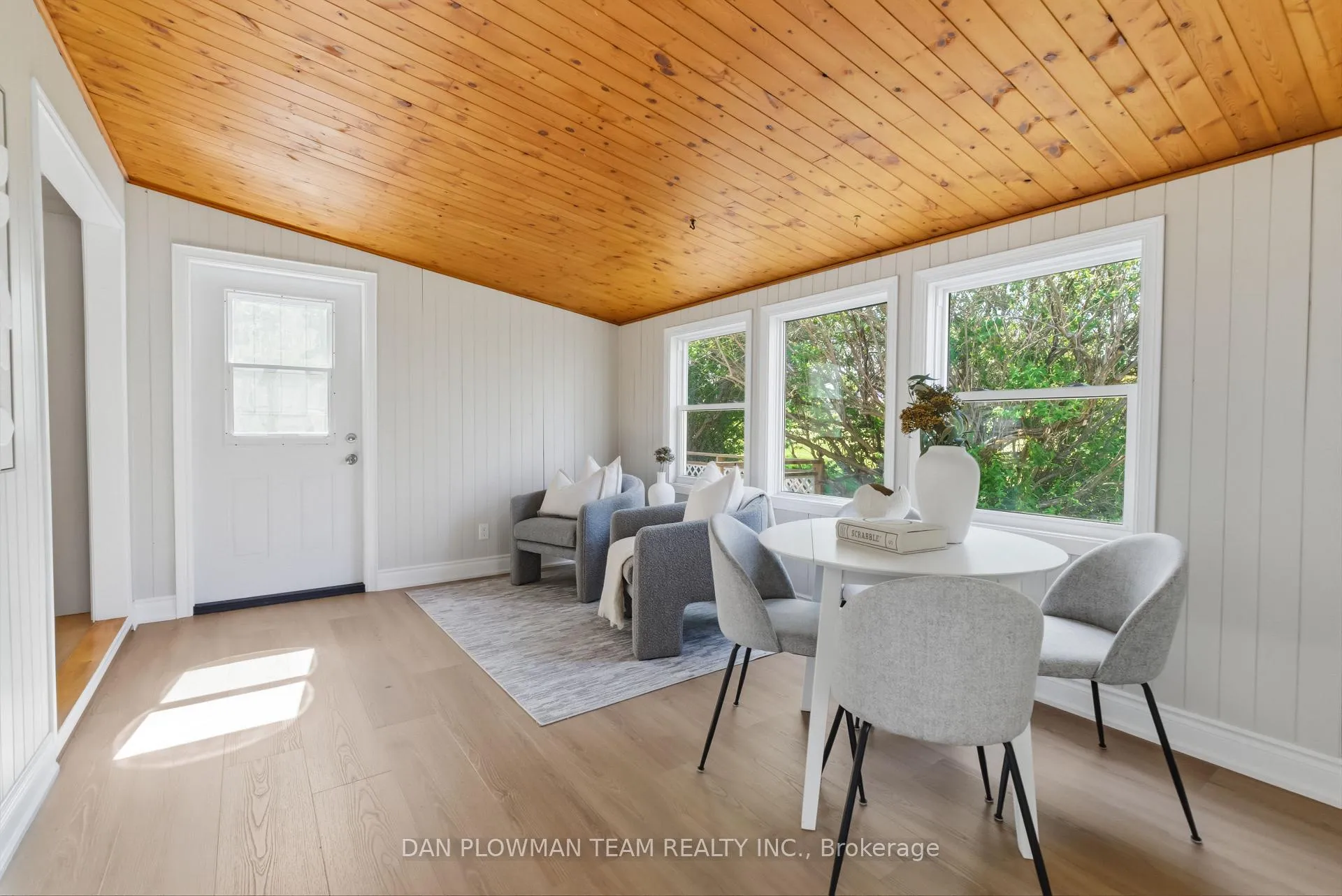Photo 18 of 14 Heritage Lane, Clarington, Bowmanville — HOMEH