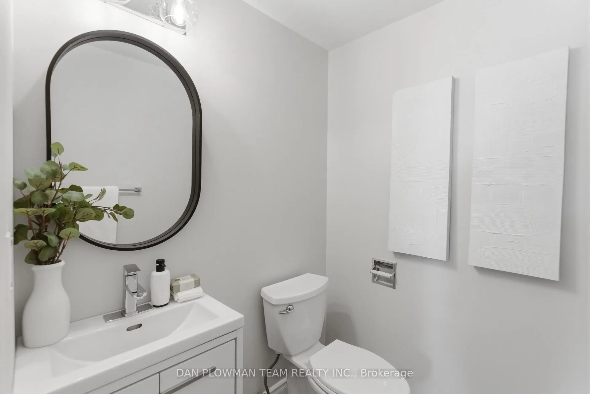 Photo 28 of 14 Heritage Lane, Clarington, Bowmanville — HOMEH