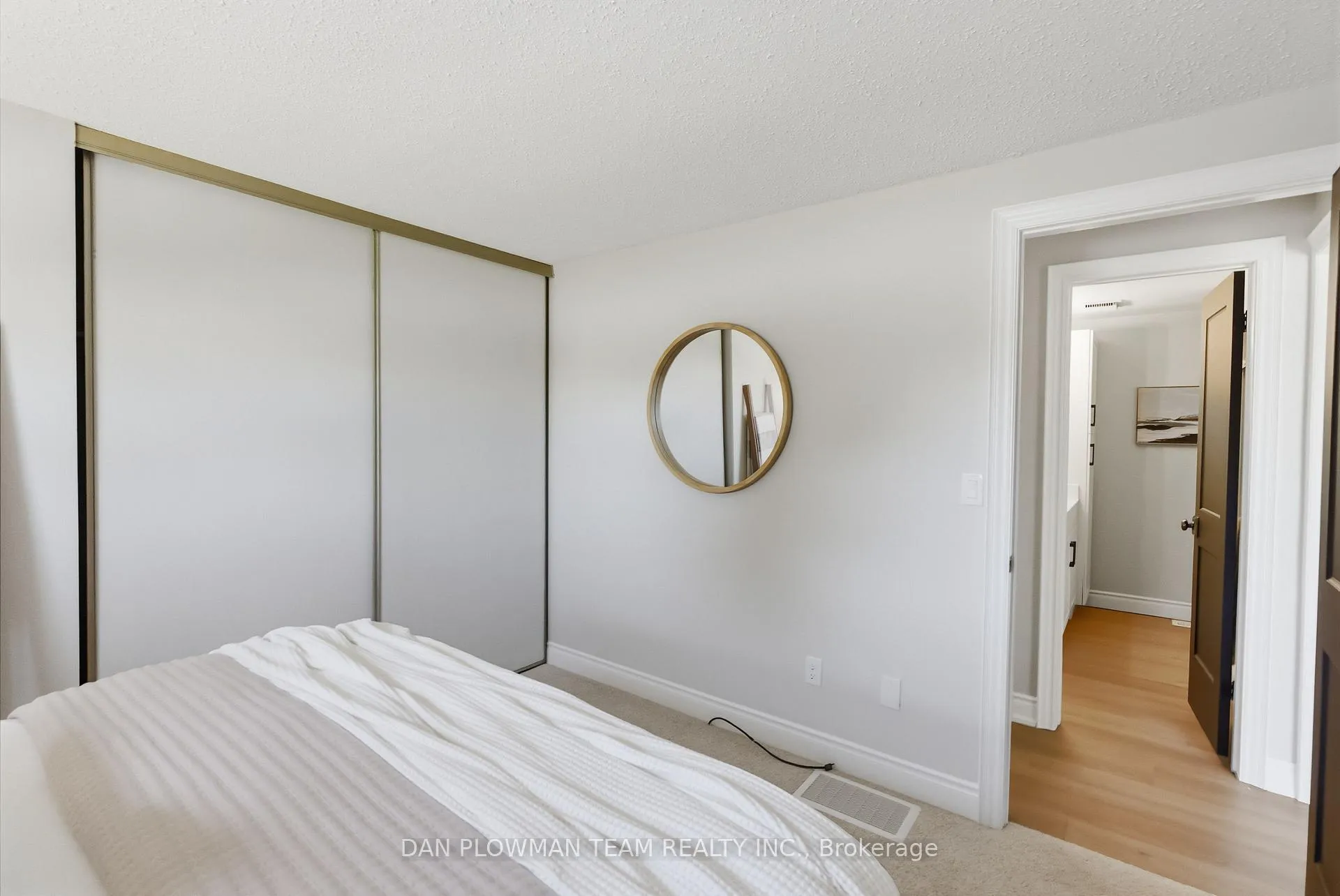 Photo 30 of 14 Heritage Lane, Clarington, Bowmanville — HOMEH