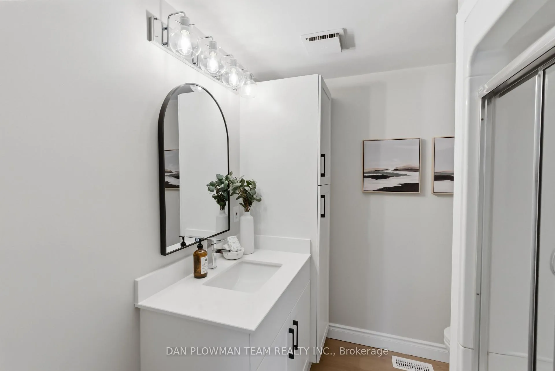 Photo 33 of 14 Heritage Lane, Clarington, Bowmanville — HOMEH