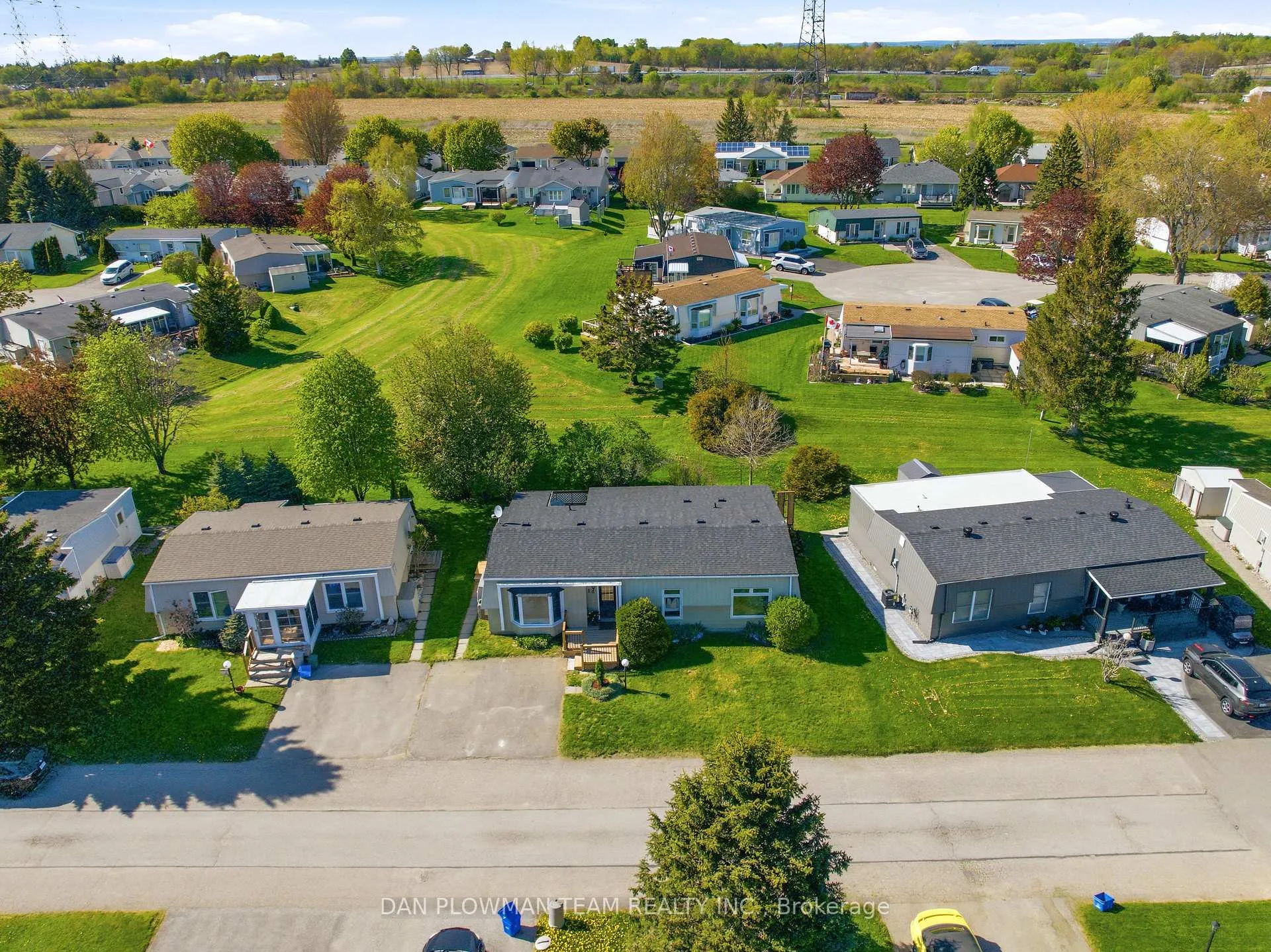 Photo 37 of 14 Heritage Lane, Clarington, Bowmanville — HOMEH
