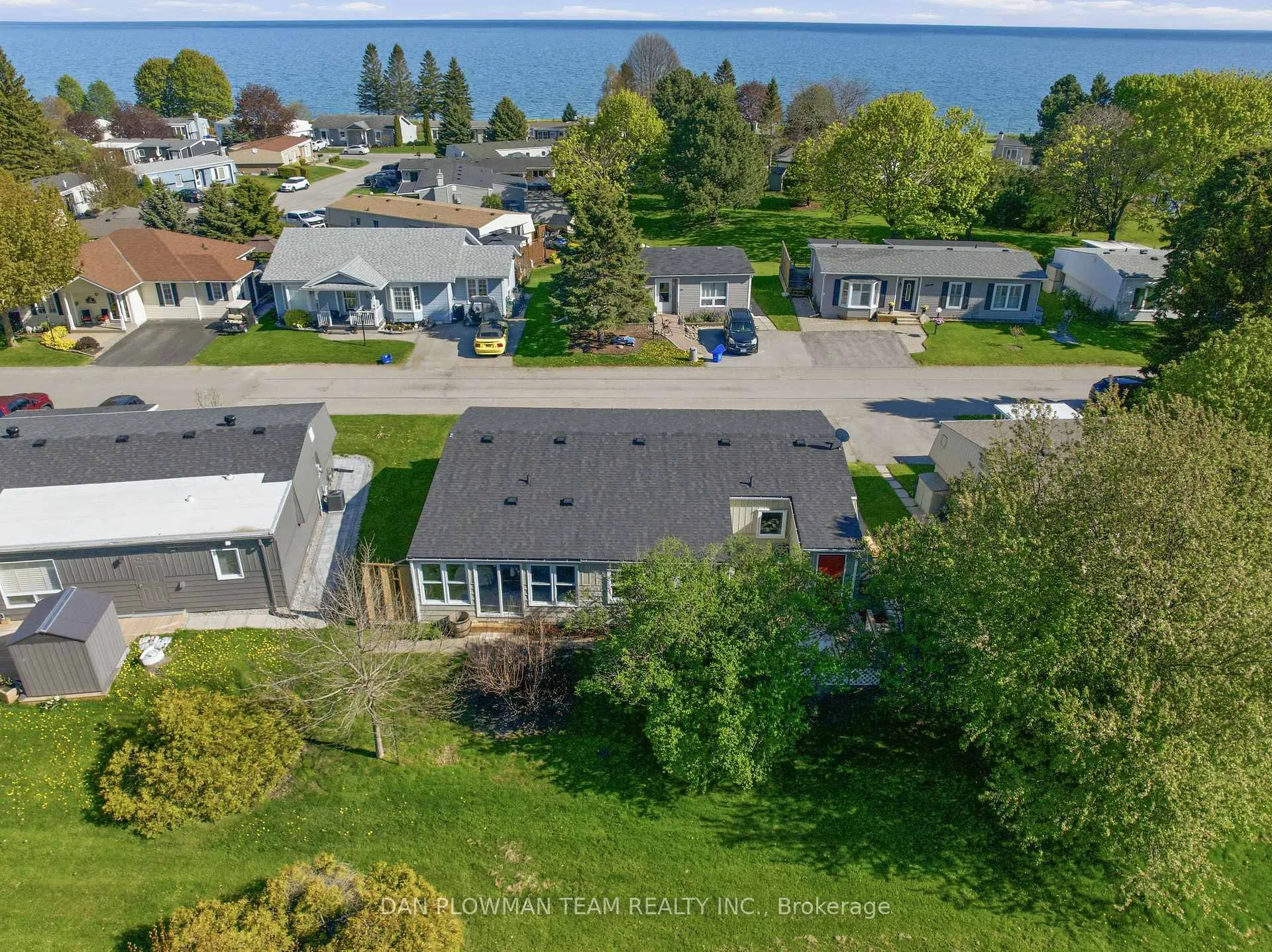 Photo 38 of 14 Heritage Lane, Clarington, Bowmanville — HOMEH