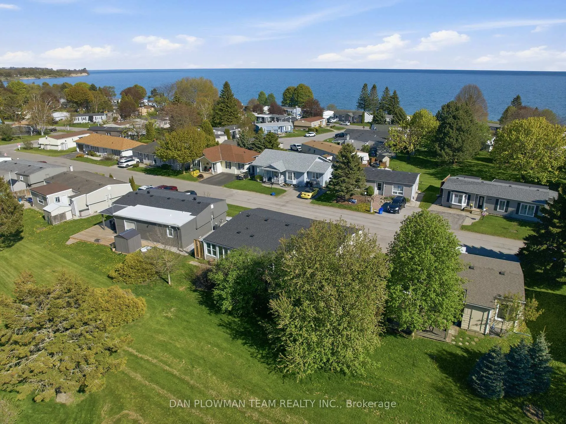 Photo 40 of 14 Heritage Lane, Clarington, Bowmanville — HOMEH
