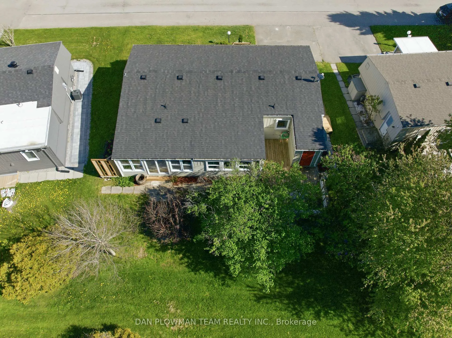 Photo 41 of 14 Heritage Lane, Clarington, Bowmanville — HOMEH