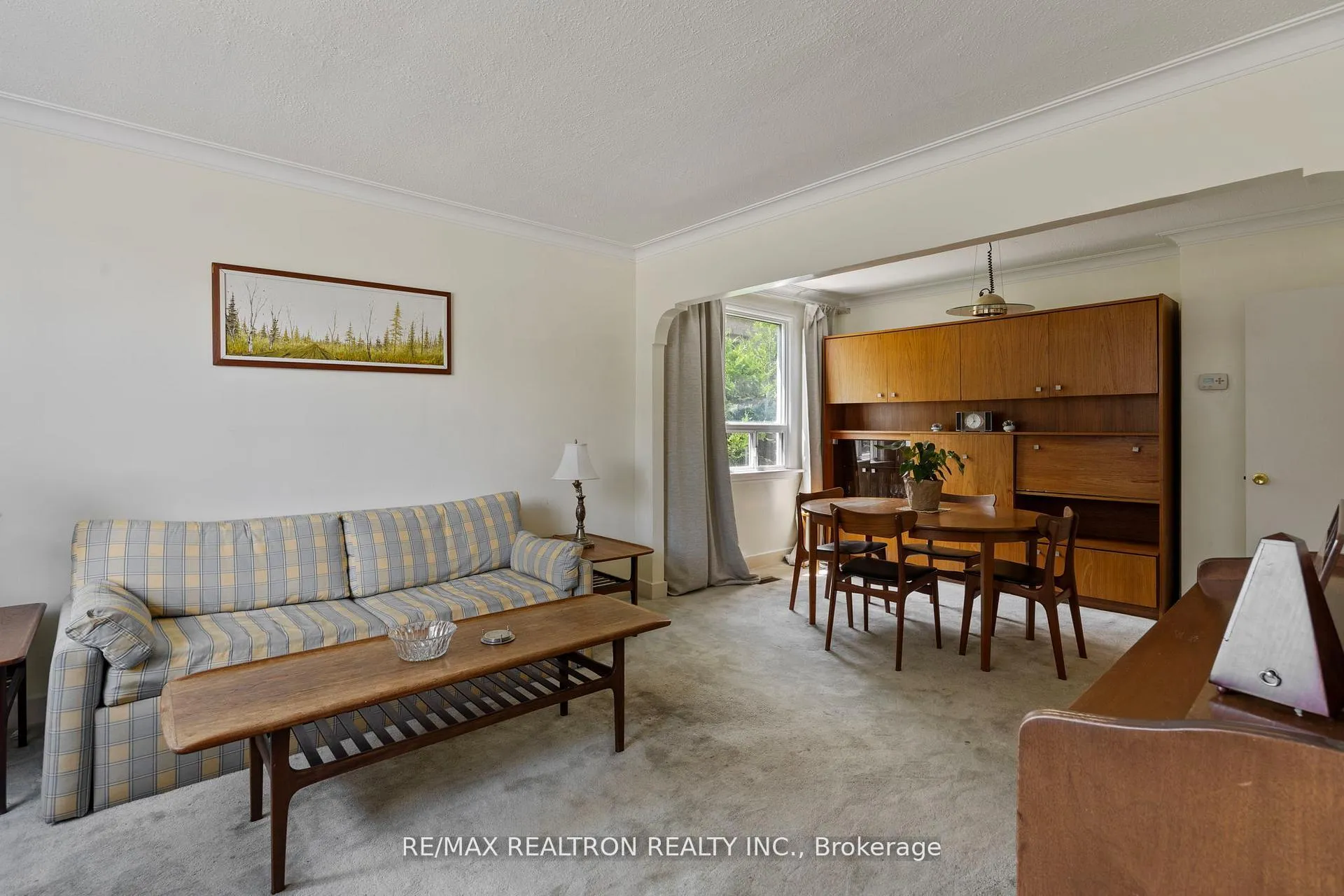 Photo 2 of 598 Coldstream Avenue, Toronto, Englemount-Lawrence — HOMEH