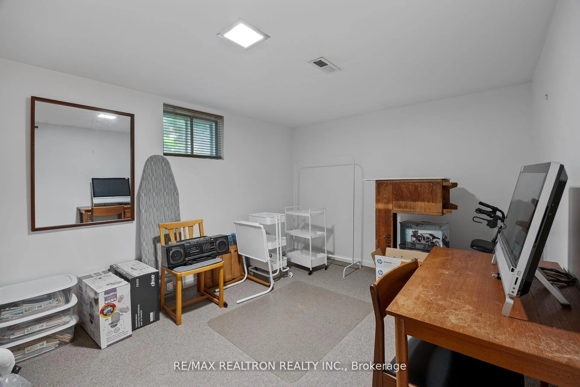 Photo 10 of 598 Coldstream Avenue, Toronto, Englemount-Lawrence — HOMEH