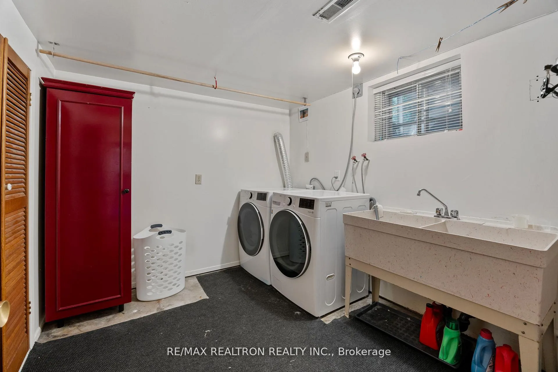 Photo 11 of 598 Coldstream Avenue, Toronto, Englemount-Lawrence — HOMEH